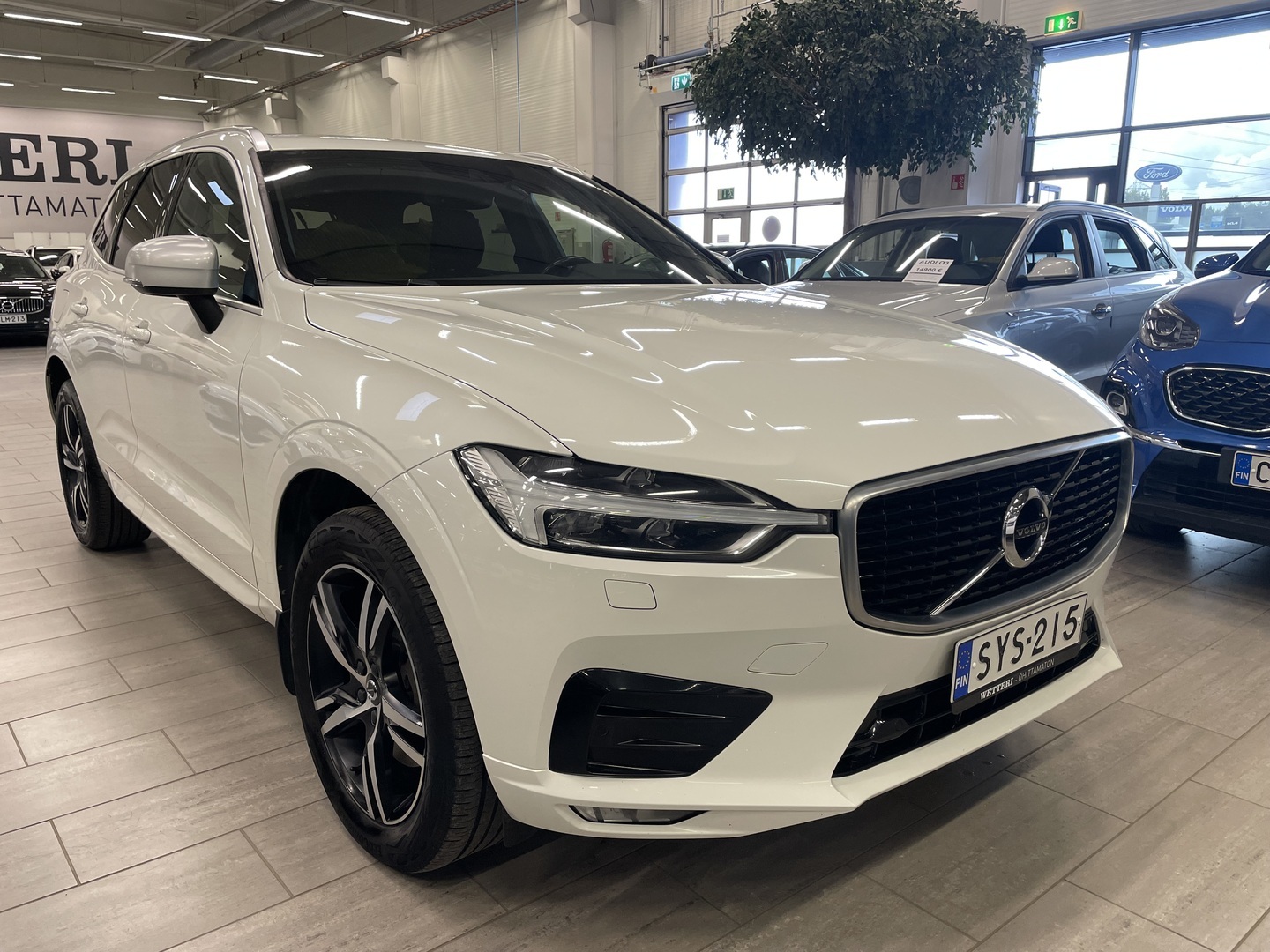 Volvo XC60 D4 AWD R-Design aut 2019, kuva 4/8