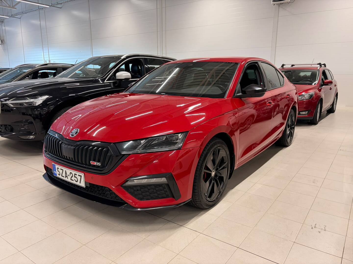 SKODA Octavia 1,4 TSI PHEV RS iV DSG Autom. / Suomi-auto / Lisälämmitin / Keyless Go / Kamera / Adapt.Led /  Blis / Ambient / - / Juuri tullut! / Adapt.Led / Adapt.Cruise / Blis / Kamera / Carplay / Navi  /