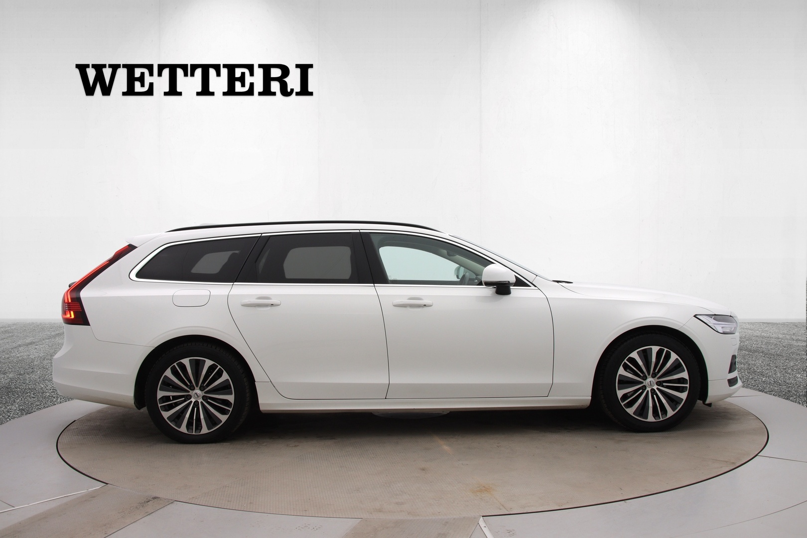 Volvo V90 B4 MHEV Momentum aut 2021, photo 6/28