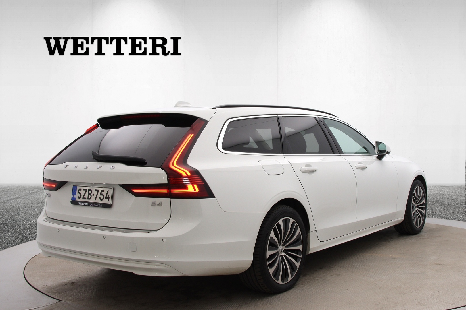 Volvo V90 B4 MHEV Momentum aut 2021, photo 5/28