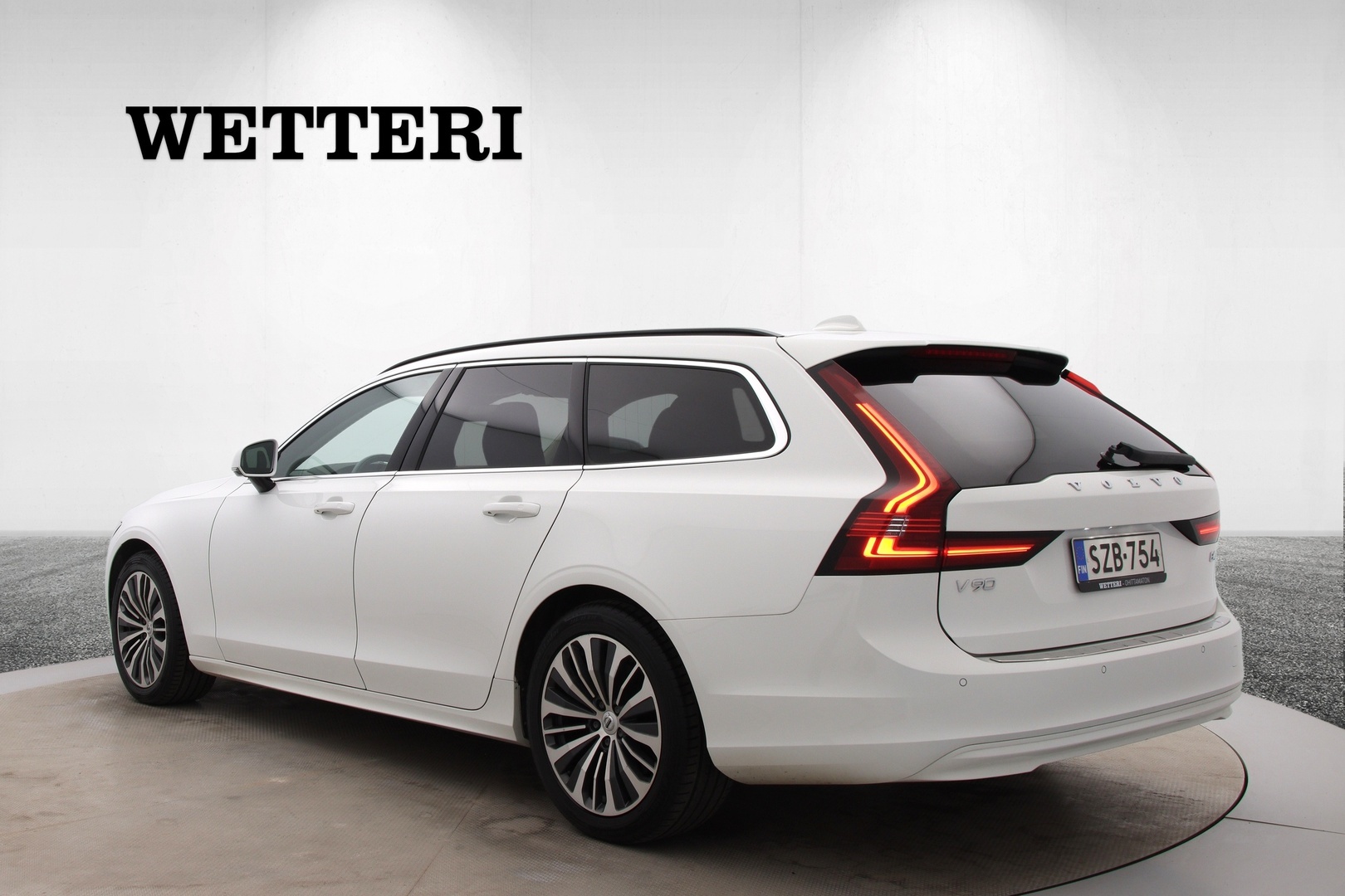 Volvo V90 B4 MHEV Momentum aut 2021, photo 3/28