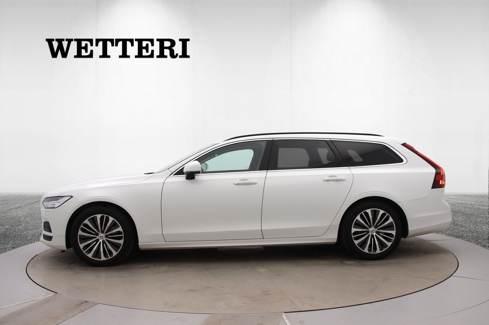 Volvo V90 B4 MHEV Momentum aut 2021, photo 2/28