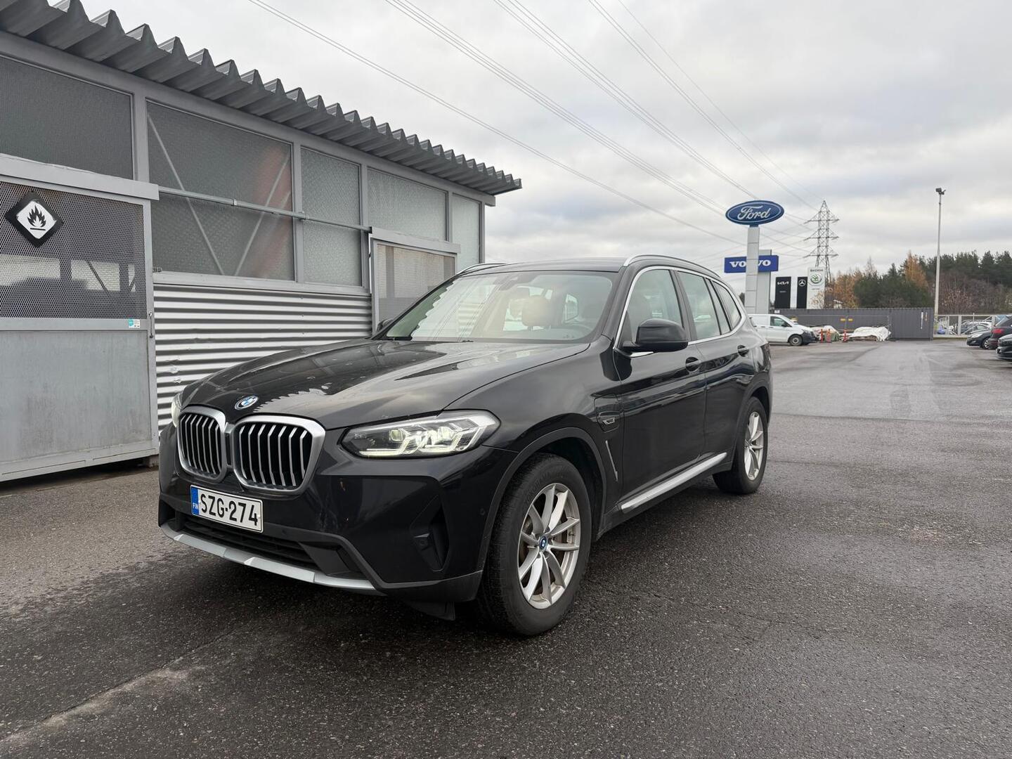 BMW X3 G01 xDrive 30e A Charged Edition - ** Peruutuskamera / Vakionopeussäädin / Bluetooth / Comfort access -avaimeton sisäänkäynti ** 