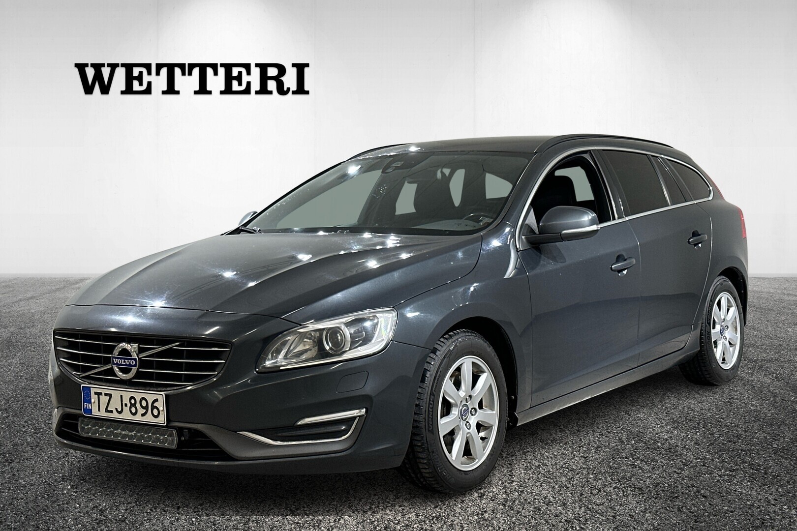 VOLVO V60 D4 AWD Momentum Edition aut / Tämä auto myydään huutokaupassa!