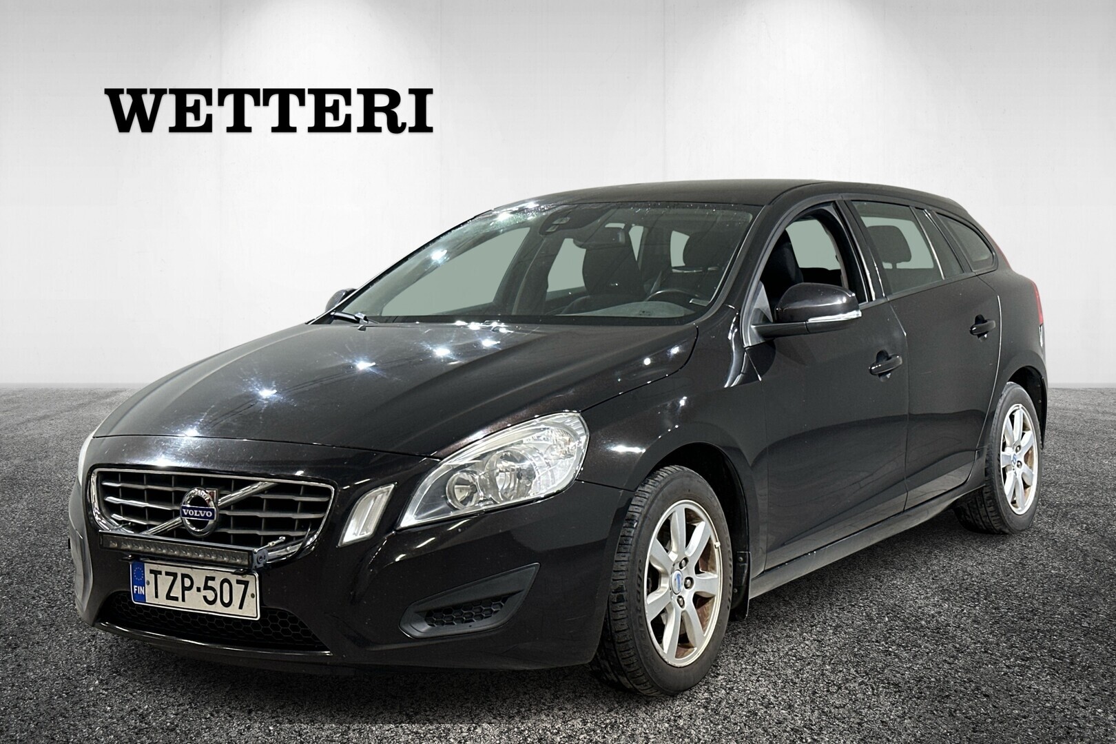 VOLVO V60 T4 Kinetic aut - https://huutokaupat.com/kohde/6495821/volvo-v60-t4-kinetic-a-kats-12-8-26-harvoin-tarjolla-2011