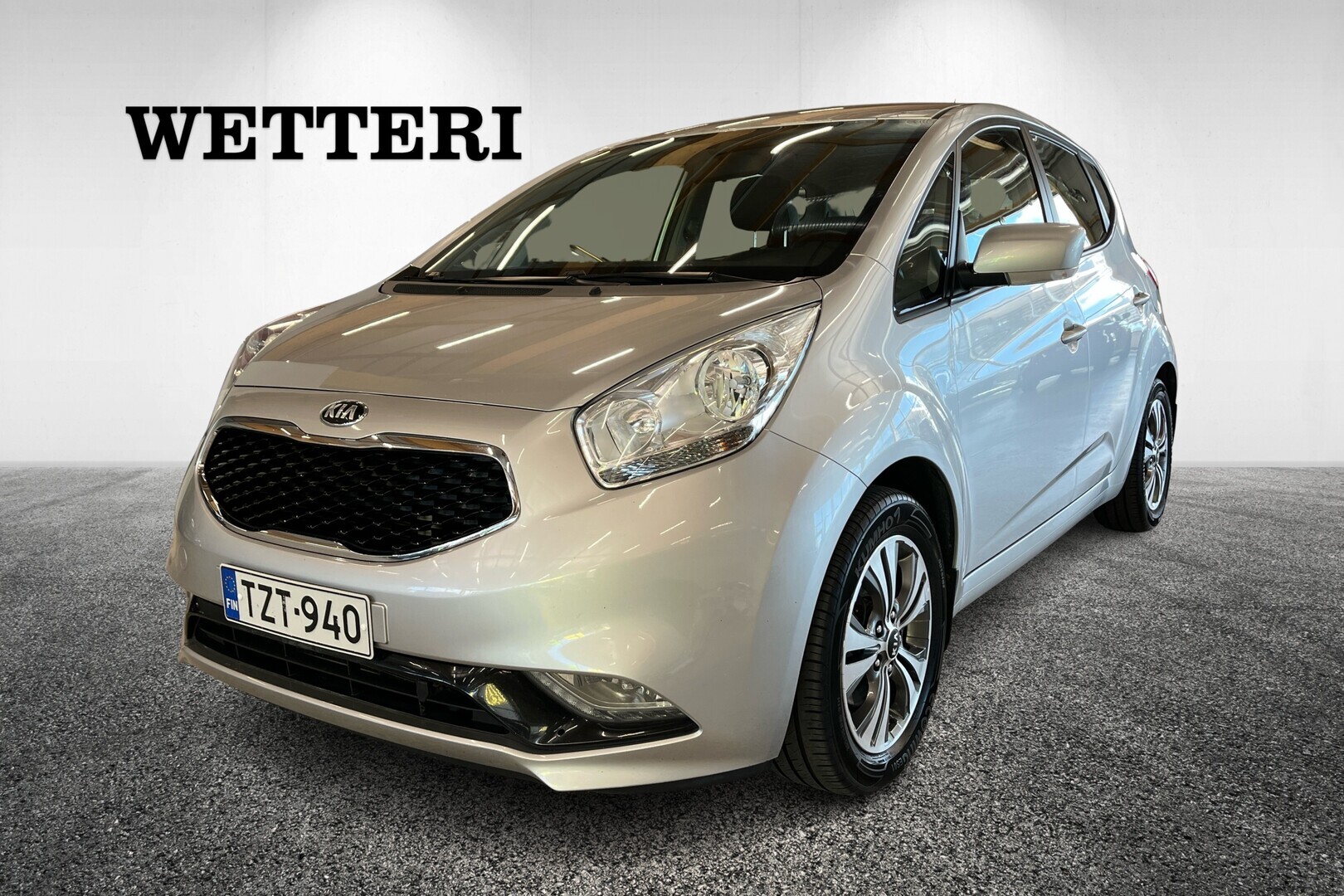 KIA Venga 1,6 CRDi ISG TX 5D EcoDynamics // Lohkolämmitin / Vetokoukku / 2 x renkaat / Peruutustutka / Isofix // - // Lohkolämmitin / Vetokoukku / 2 x renkaat / Peruutustutka / Isofix //