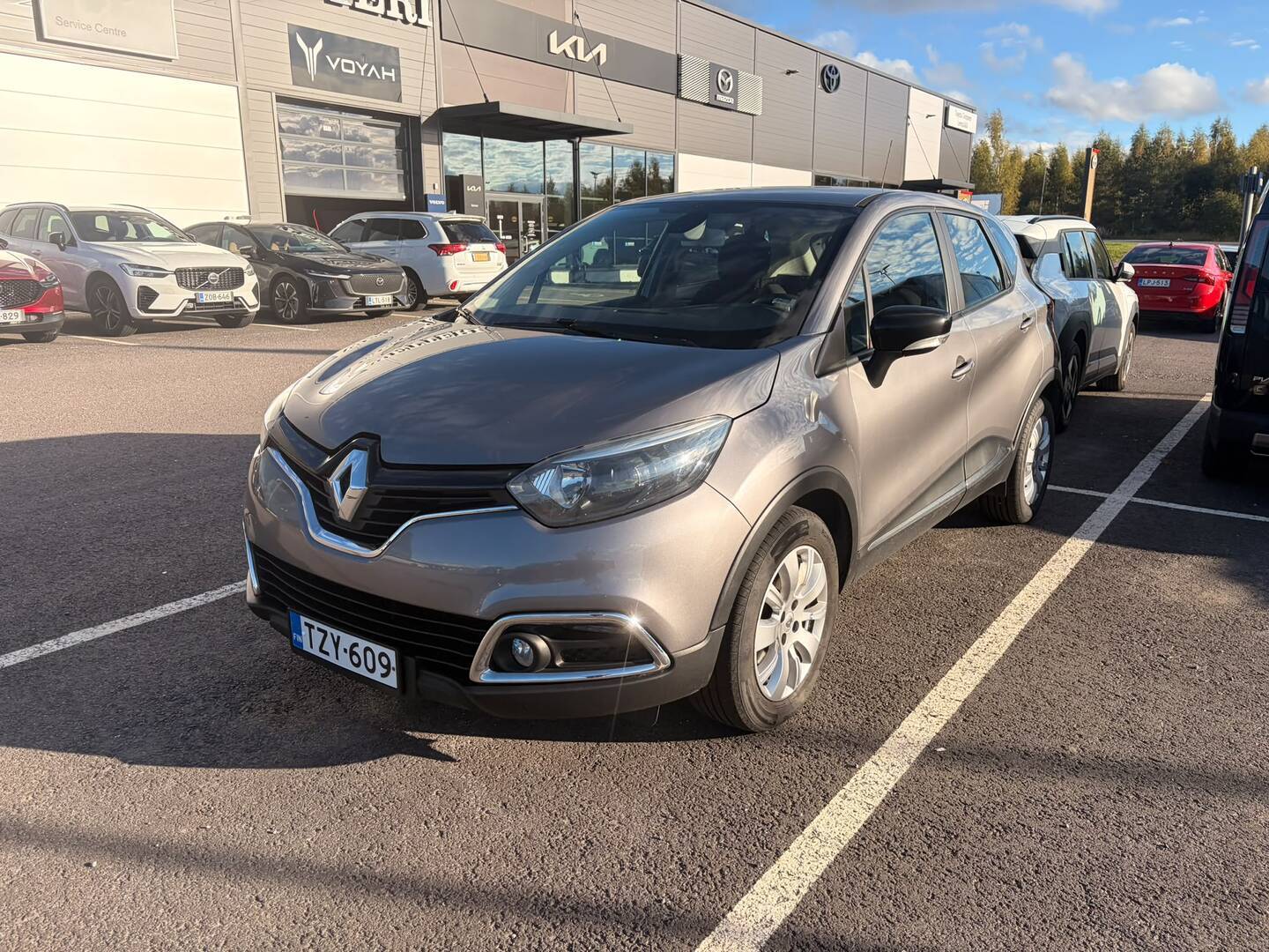 RENAULT Captur TCe 120 S&S EDC-aut Navi Style / Juuri tullut & katsastettu / Webasto / Tietoja päivitetään! / - / Juuri tullut & katsastettu / Webasto / Tietoja päivitetään! /