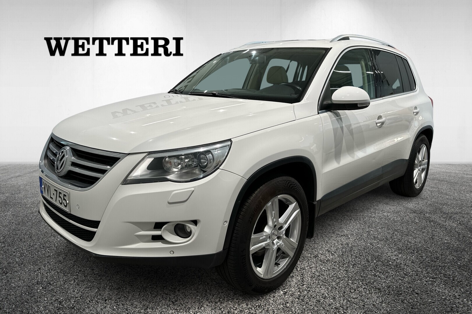 VOLKSWAGEN Tiguan Sport & Style 2,0 TDI 103 kW, Tiptronic-autom. 4MOTION ** Suomi-Auto / Webasto / Vetokoukku / Nahat / Panorama / Vakkari ** - ** Suomi-Auto / Webasto / Vetokoukku / Nahat / Panorama / Vakkari **