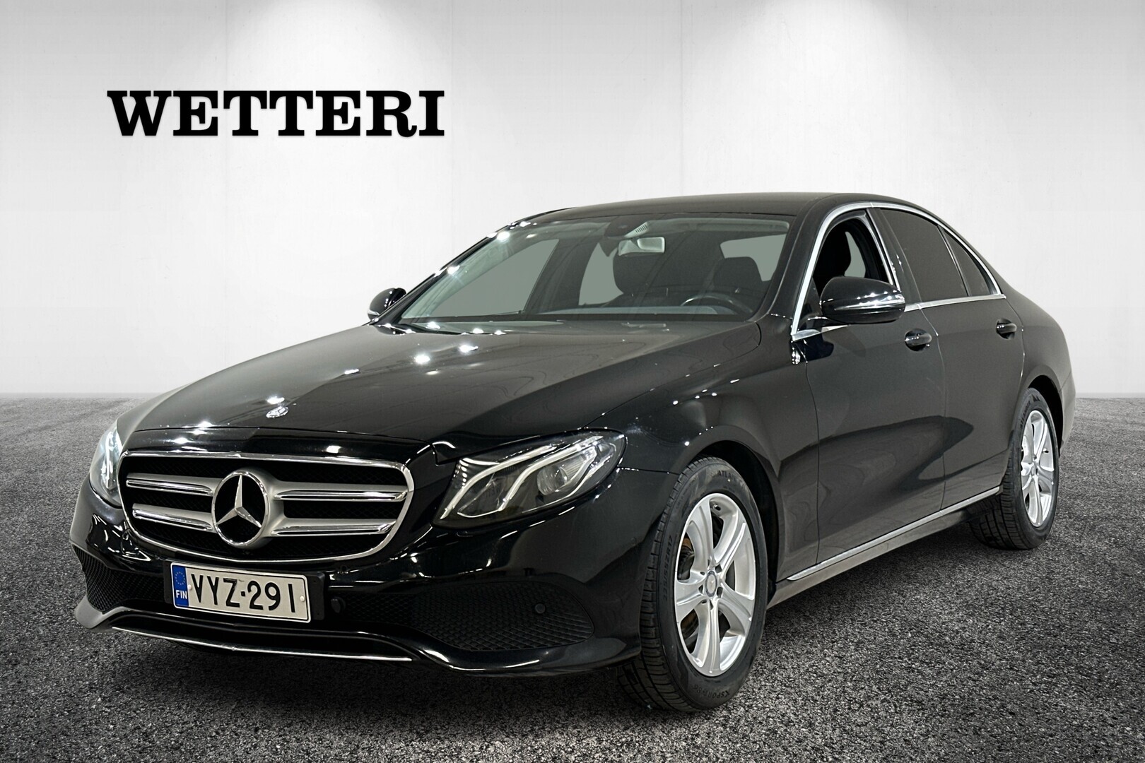 MERCEDES-BENZ E 220 d A Premium Business - ** Peruutuskamera / Suomi-auto / Huollettu / Moottorilämmitin / Bluetooth **