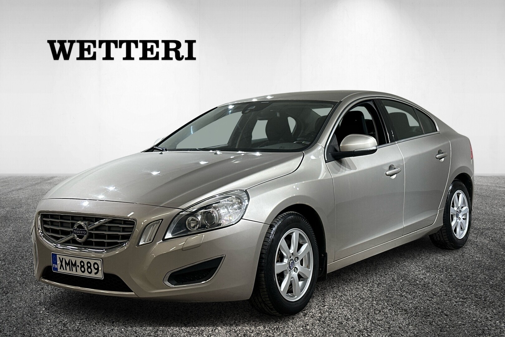 VOLVO S60 D2 Momentum aut ** Juuri katsastettu / Jakopää tehty / Vetokoukku / Xenon ** - ** Suomi-auto / Juuri katsastettu / Jakopää tehty / Vetokoukku / Kahdet renkaat / Xenon / Pysäköintitutka **