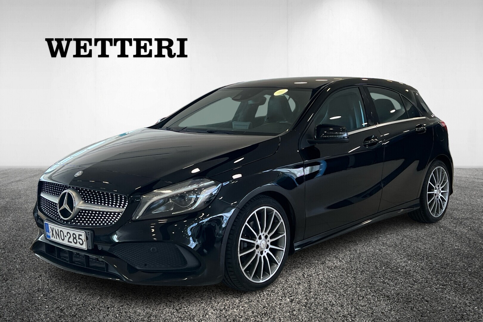 MERCEDES-BENZ A 180 A Launch Edition AMG - Suomi-auto / Kamera / Vakionopeudensäädin / LED valot / 2x renkaat ja vanteet