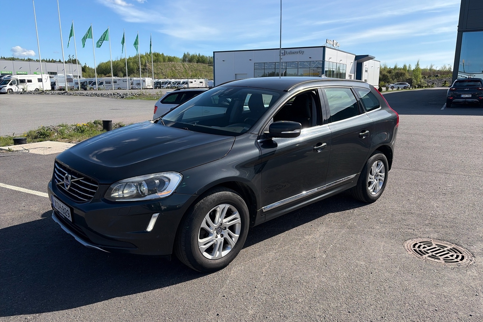 VOLVO XC60 D4 AWD Momentum aut / MYYDÄÄN HUUTOKAUPAT.COM ENITEN TARJOAVALLE / - / MYYDÄÄN HUUTOKAUPAT.COM ENITEN TARJOAVALLE /
