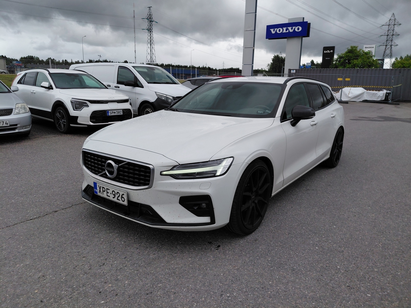 VOLVO V60 D3 AWD Business R-Design aut Juuri tullut / Sporttipenkit / Vetokoukku