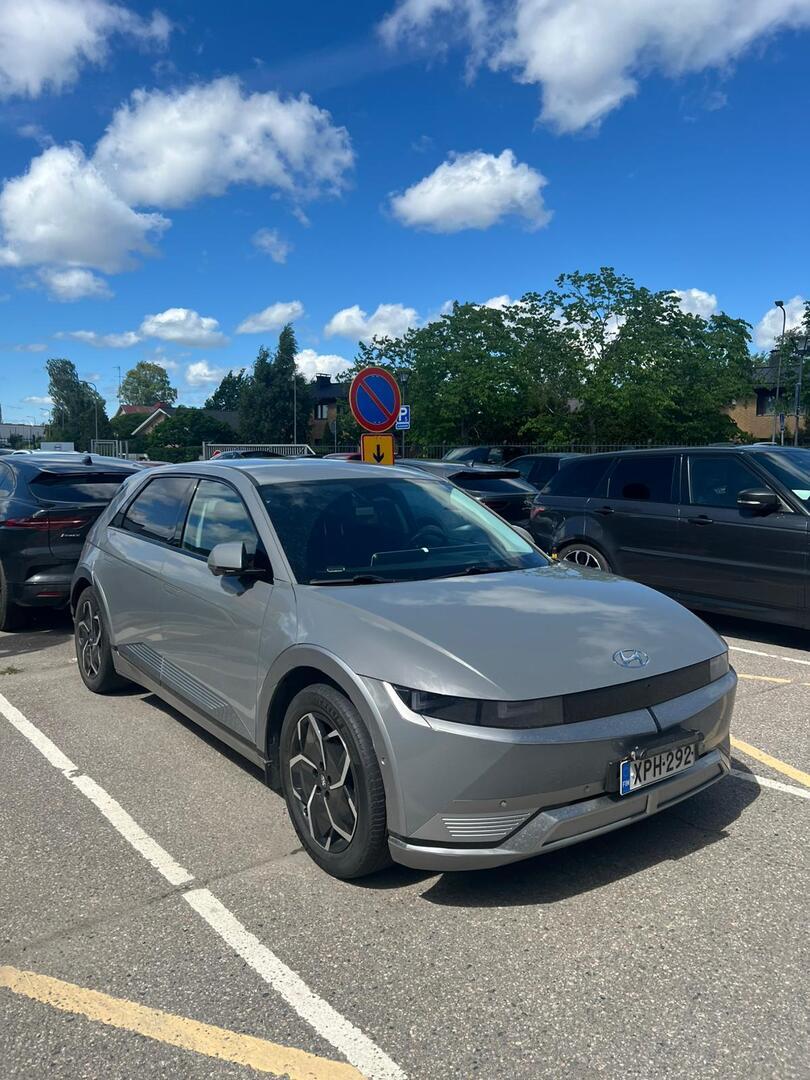 HYUNDAI IONIQ 5 73 kWh 305 hv AWD Premium - SOH 88,3% / ACC / Bose / Ambient / Talvipaketti / Lämm + tuul. Nahat / BlueLink / P-Kamera / Navi / Lepotoiminto / Sähköluukku