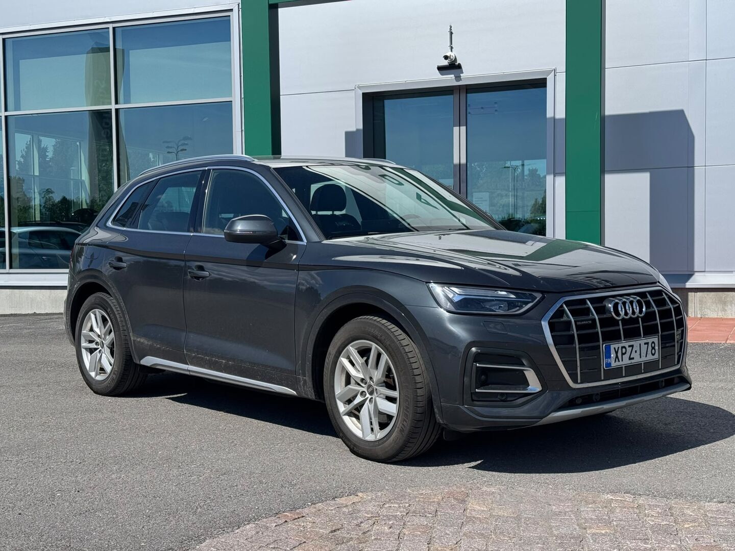 AUDI Q5 S line 50 TFSI e 220 kW quattro S tronic Electrified Edition *Suomi-auto / Akusto uusittu Audilla 03/26* - *Suomi-auto / S-Line / Neliveto / Vetokoukku / Ilmajousitus / Audi Sound System*