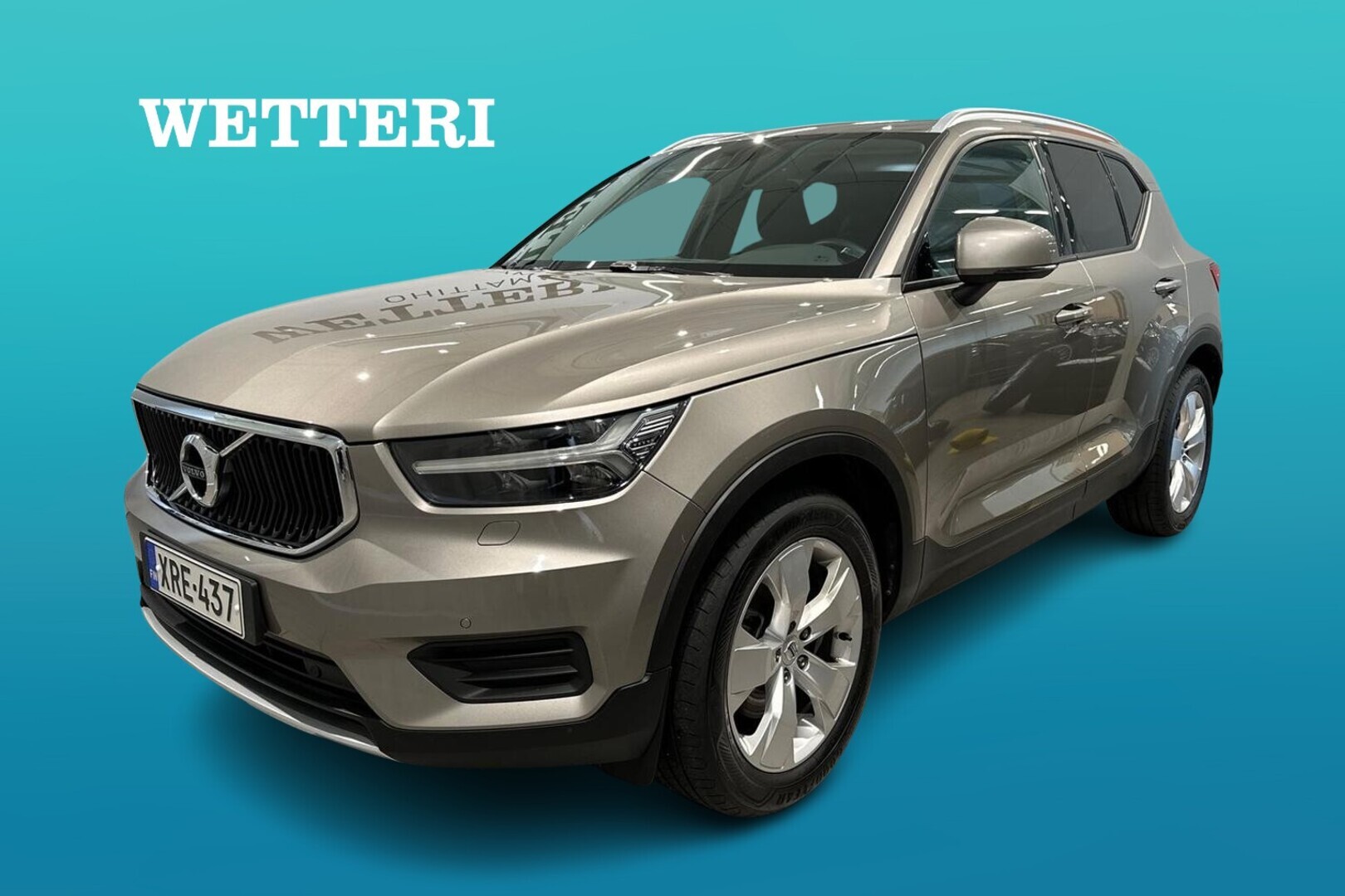 VOLVO XC40 B4 AWD MHEV Momentum Edition DCT aut - **Webasto / VOC / Koukku / Navi / Kamera / Takuu**