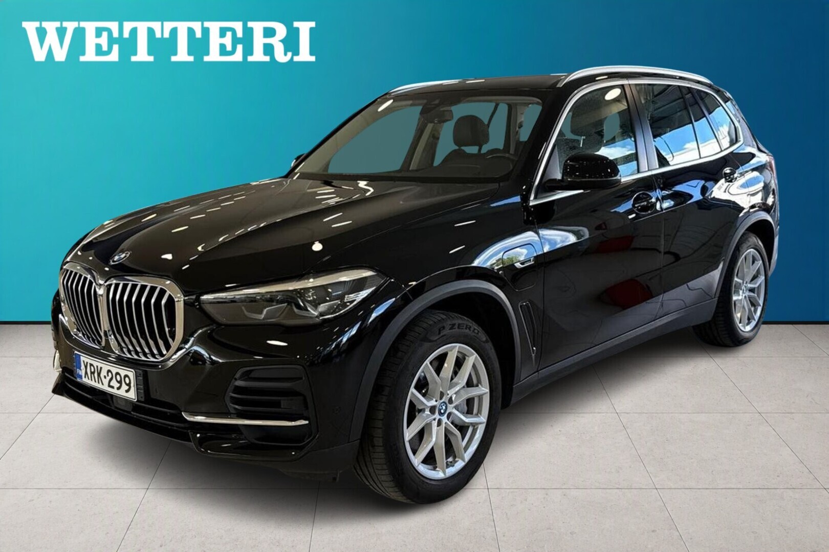 BMW X5 G05 xDrive45e A Charged Edition / Suomi-auto / SOH 86,5% / Vakkari / Carplay / Kamera / Ratinlämmitin / Muistipenkki / Ambient Light / Urheiluistuimet / - Suomi-auto / SOH 86,5% / Vakionopeudensäädin / Apple Carplay & Android Auto / Peruutuskamera / Ratinlämmitin / Muistipenkki / Ambient Light / Urheiluistuimet