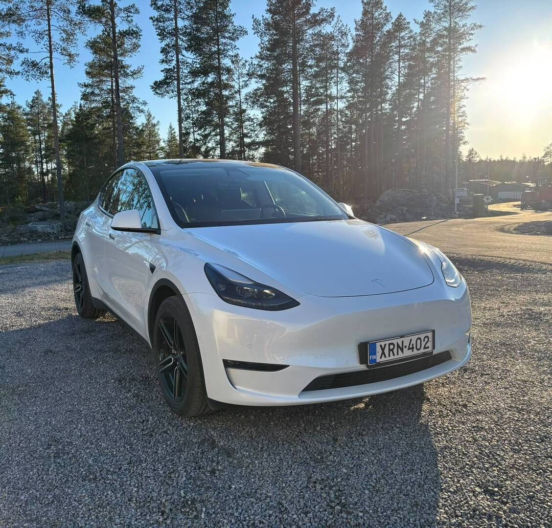 TESLA Model Y Long Range / Juuri tullut! / Tietoja päivitetään / - / Juuri tullut! / Tietoja päivitetään /