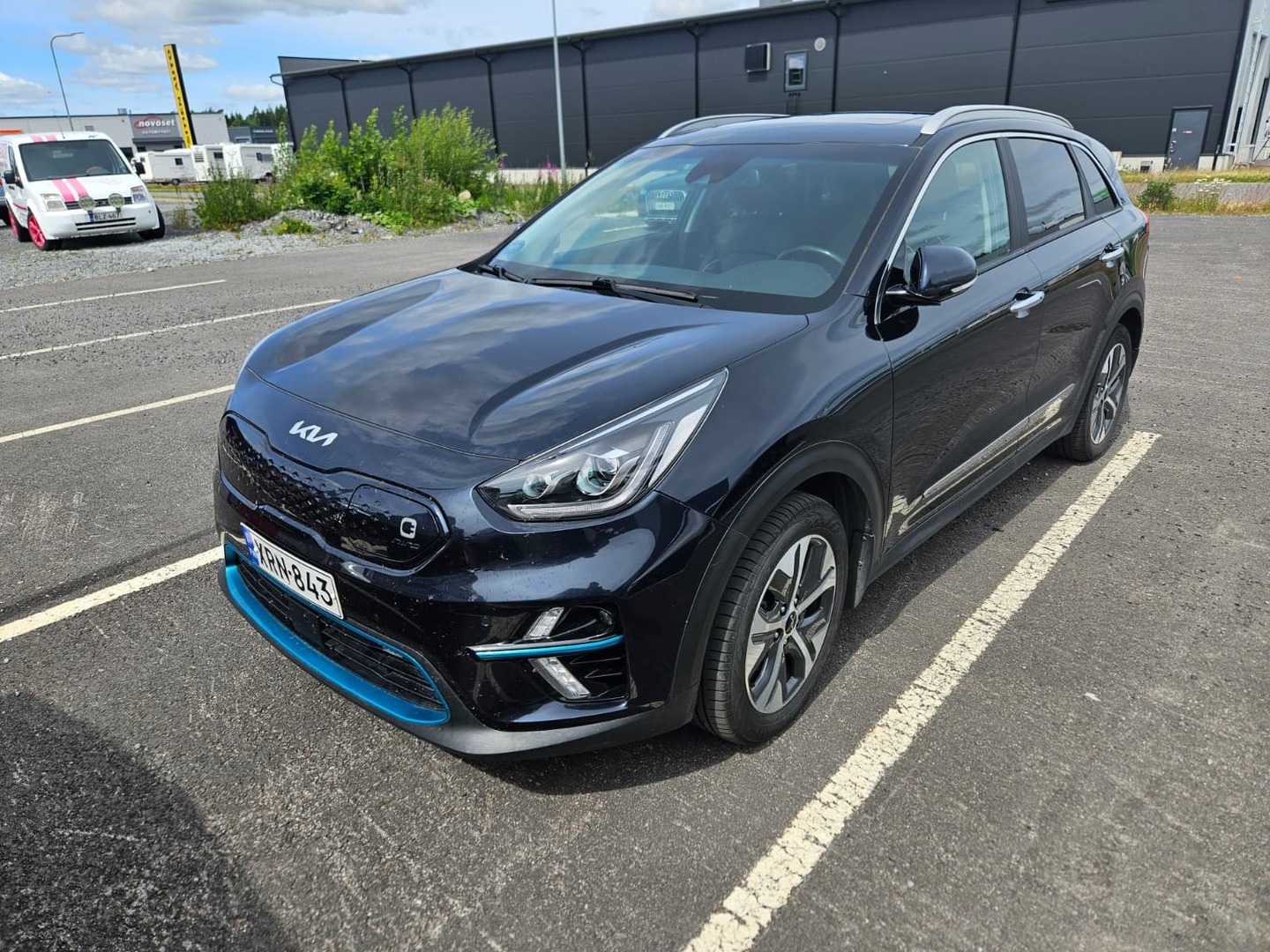 KIA Niro Business Luxury 64,8 kWh 204 hv / Juuri tullut! / Adapt.vakkari / Lämpöpumppu / JBL / Ilmastoidut penkit / Lasikatto / - / Juuri tullut! / Adapt.vakkari / Lämpöpumppu / JBL / Ilmastoidut penkit / Lasikatto /