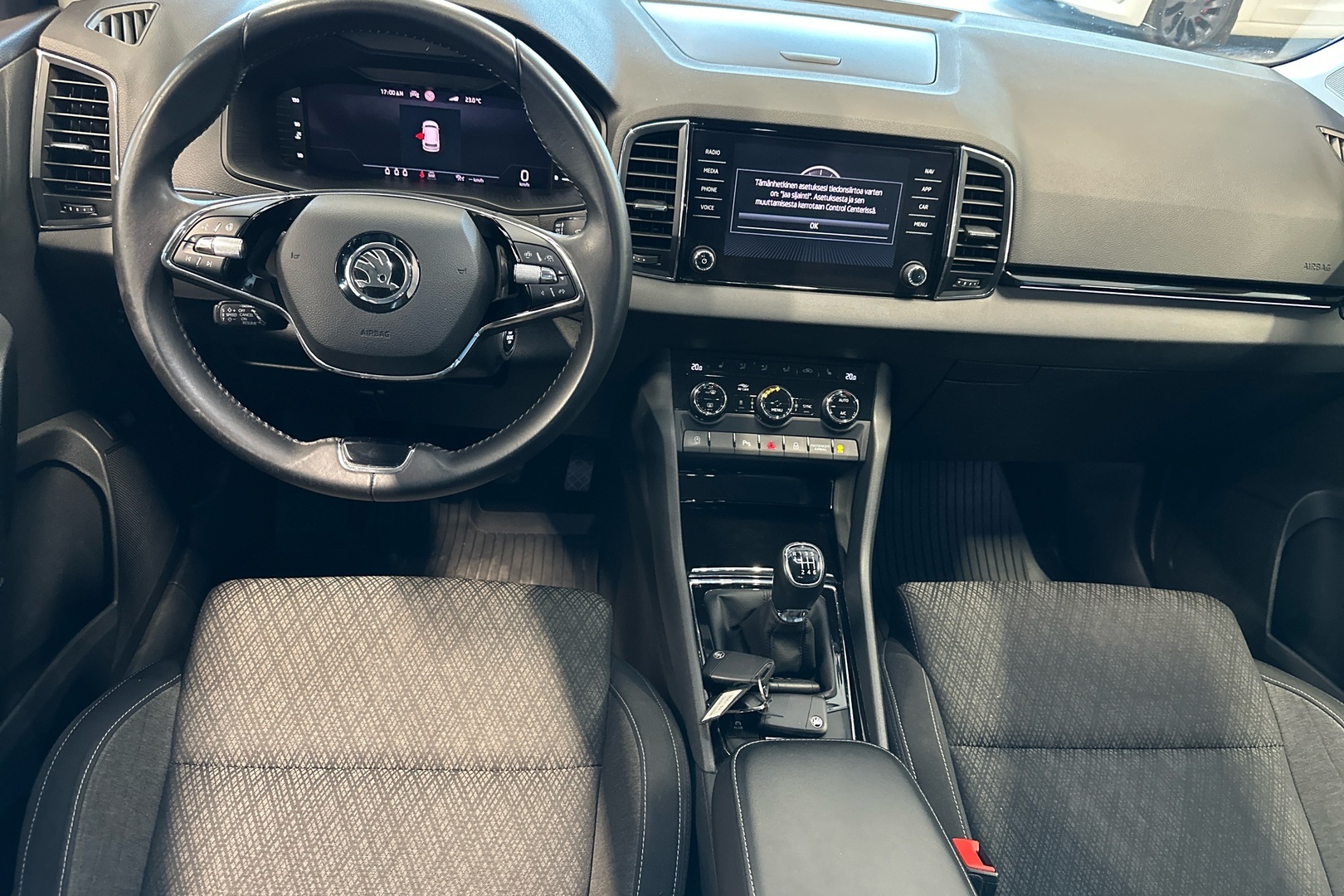 Skoda Karoq 1.0 TSI Style 2023, kuva 7/26