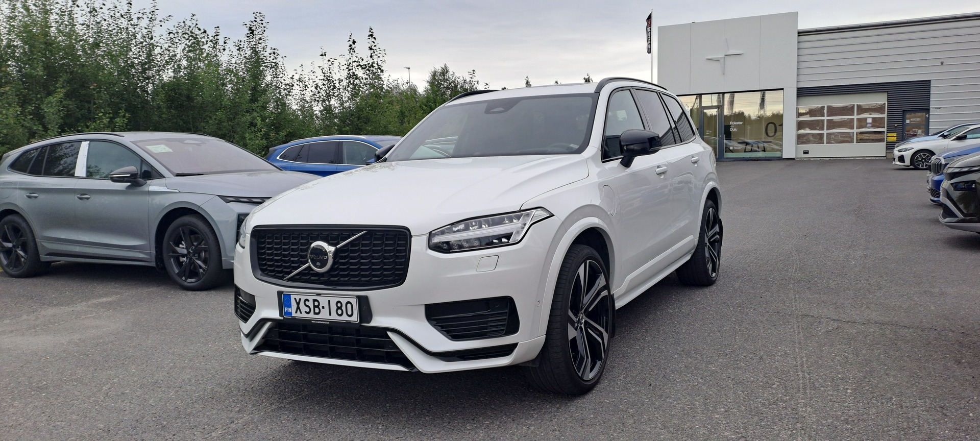 VOLVO XC90 T8 AWD Long Range High Performance Ultimate Dark aut - ** Tulossa myyntiin / kysy lisää myyjältä jari.vaikkanen@wetteri.fi / 044 4863 577 myös whatsapp **    ALV-vähennysk. / Koukku / Navi / Bowers & Wilkins / ACC / Lisälämmitin **