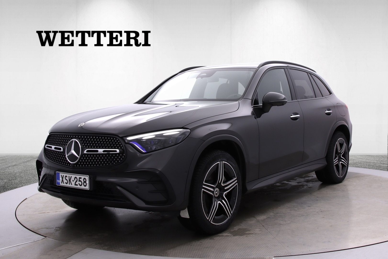 MERCEDES-BENZ GLC 300 e 4MATIC A Premium - / AMG & Night / Digital Light / Muistipaketti / Keyless / 360 Kamera / Lämpöratti / Koukku /
