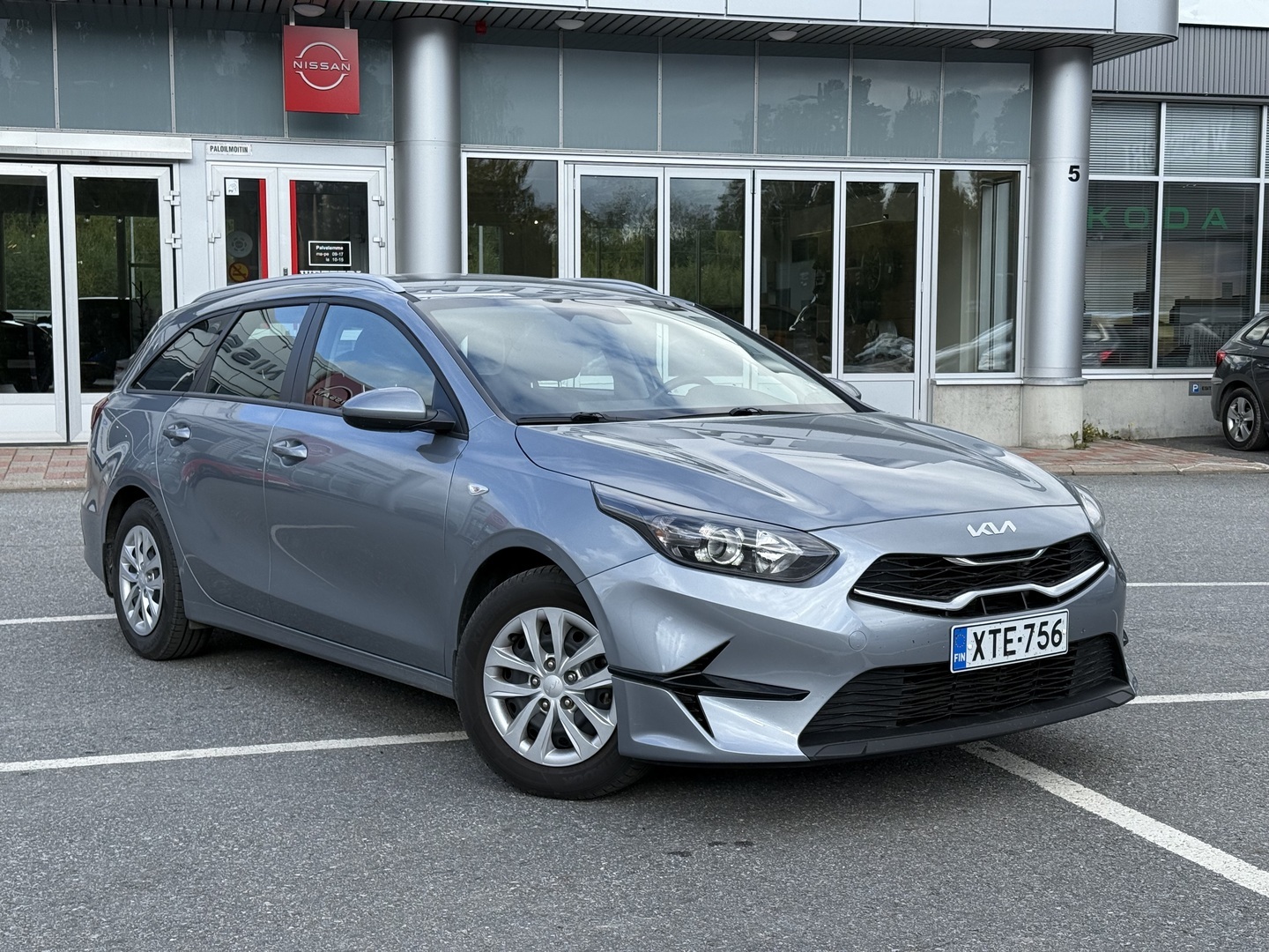 KIA Ceed 1,0 T-GDI Mild-Hybrid 120hv LX DCT SW / Navi / Kamera / Lämpöratti / - / Carplay & Android Auto / Kahdet renkaat vanteilla / Pitkällä takuulla /