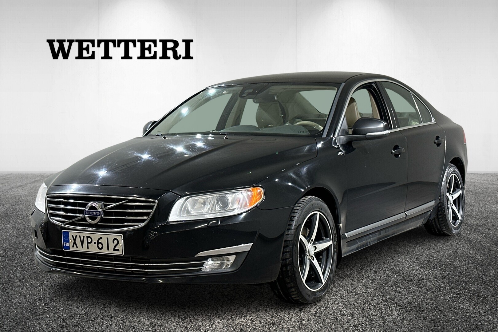 VOLVO S80 D4 Summum aut** Myydään huutokaupassa eniten tarjoavalle **