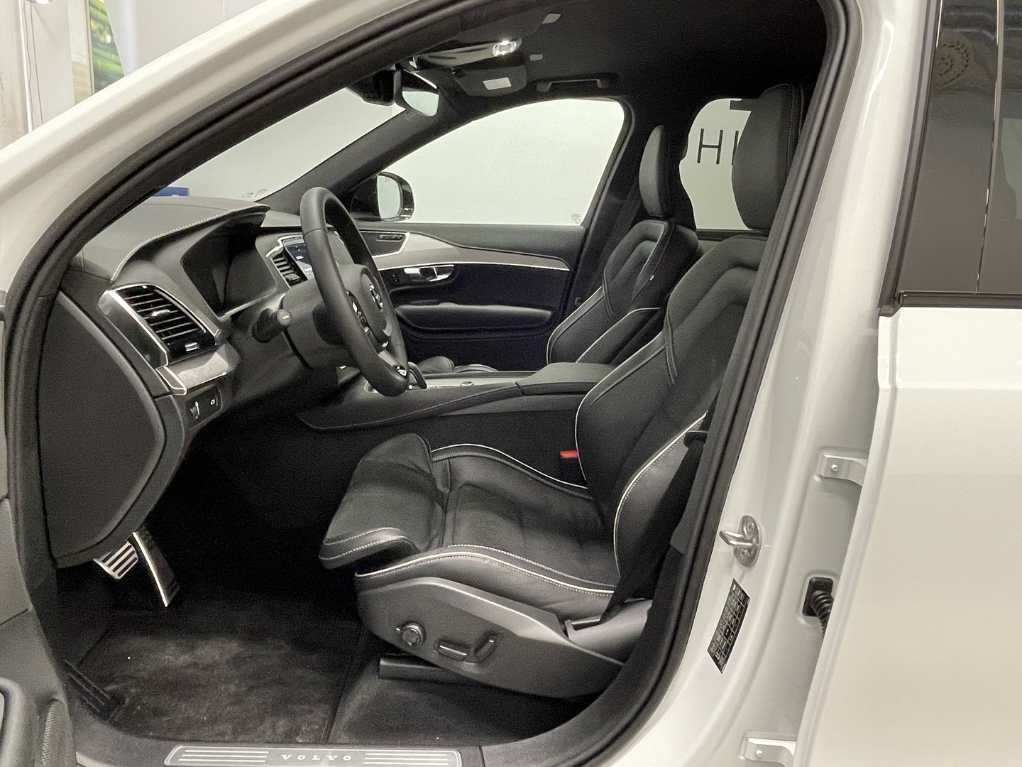 Volvo XC90 B5 AWD D-MHEV R-Design aut 2022, kuva 5/19