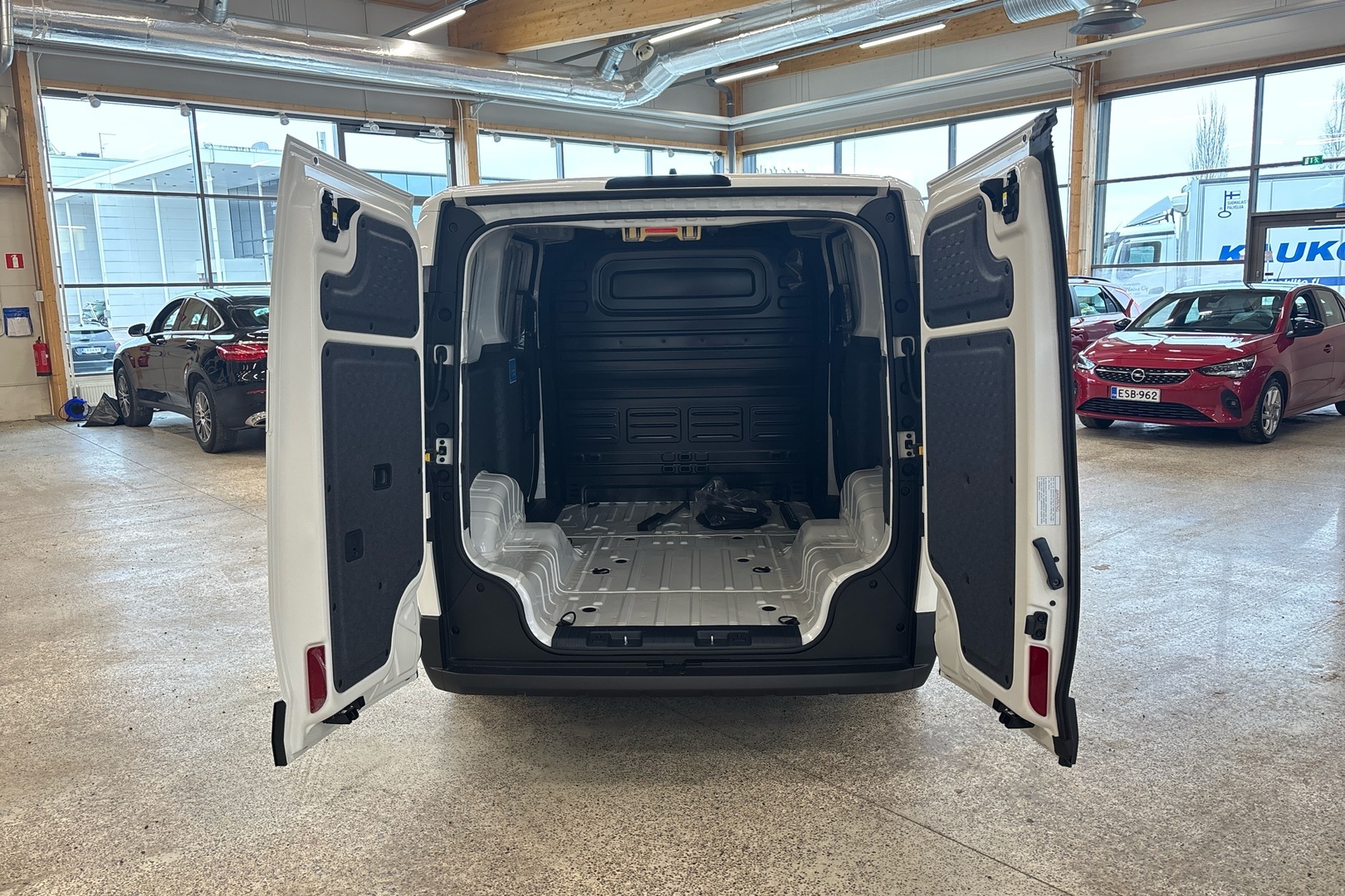 Kia PV5 Cargo 2026, kuva 7/18