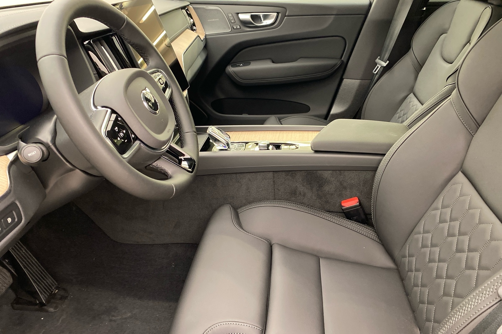 Volvo XC60 2027, kuva 6/20