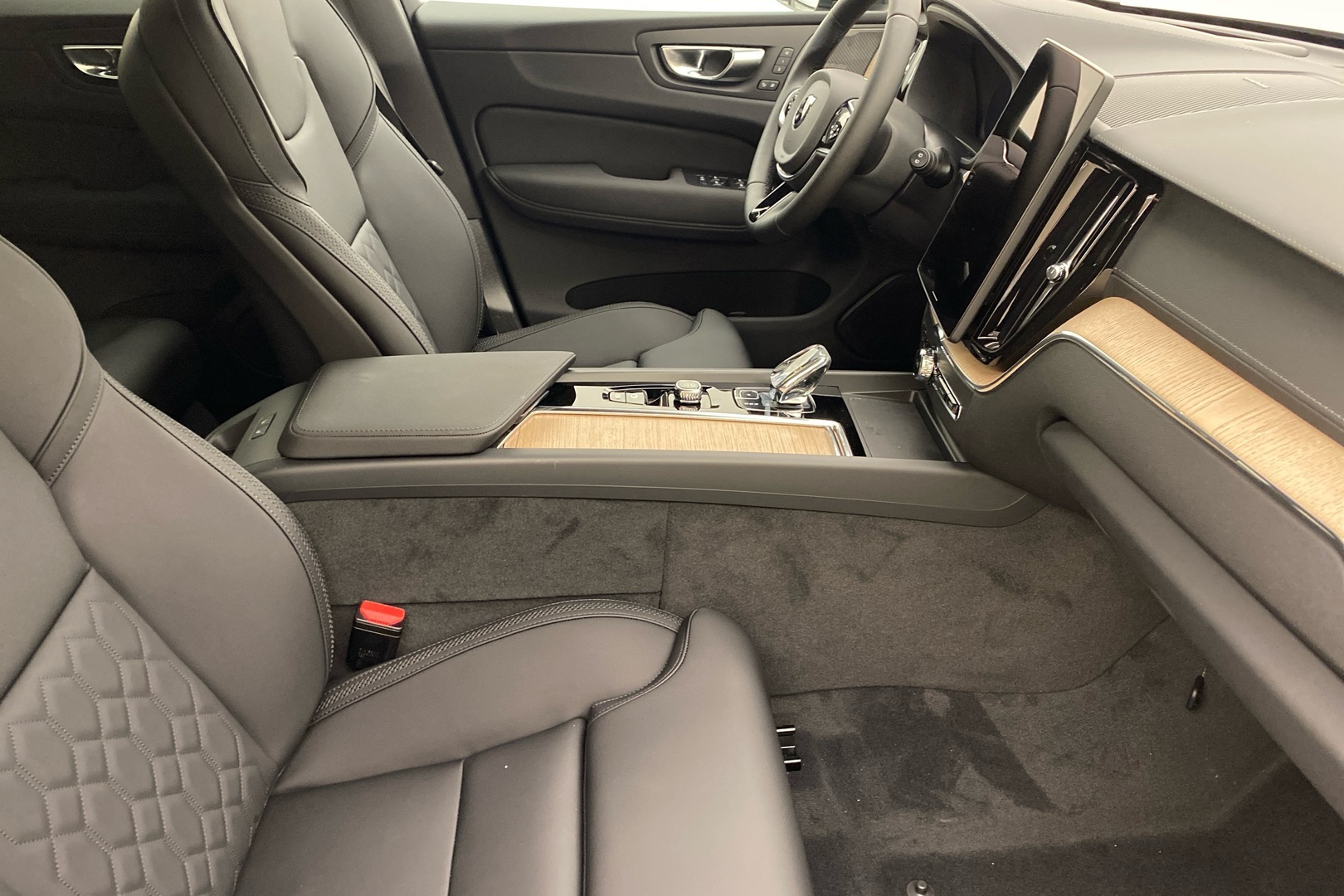 Volvo XC60 2027, kuva 7/20