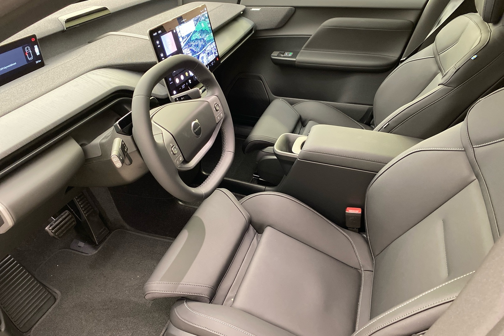 Volvo EX60 P10 AWD Plus 2027, kuva 6/20