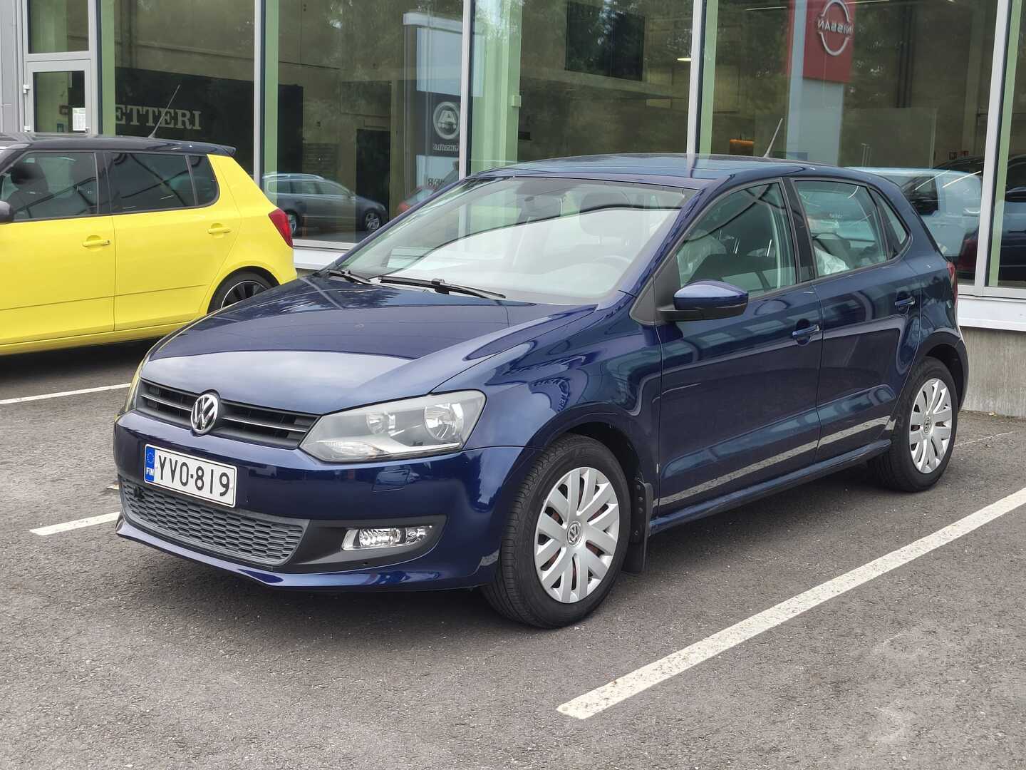 VOLKSWAGEN Polo Comfortline 1,4 63 kW (85 hv) 4-ovinen ** Jakohihna vaihdettu 6/2026, / Vetokoukku / Vähän ajettu**