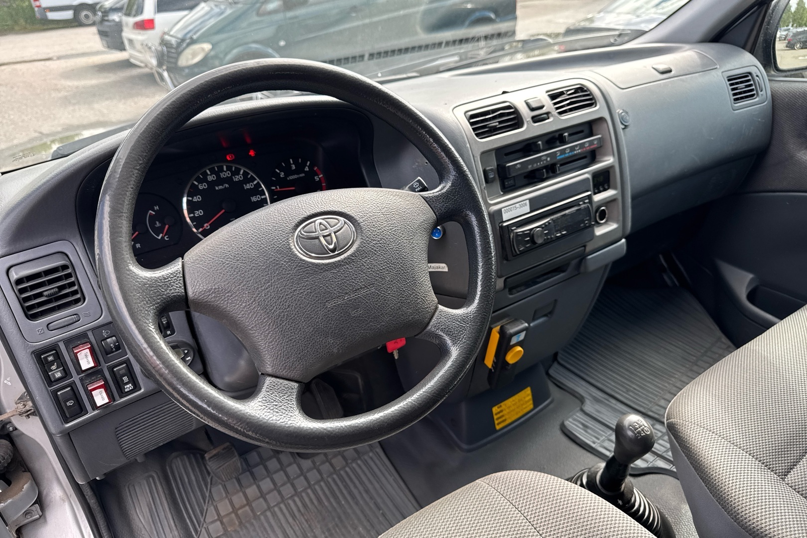 Toyota Hiace 2,5 D-4D 4WD 117 5ov pitkä 2010, kuva 7/10