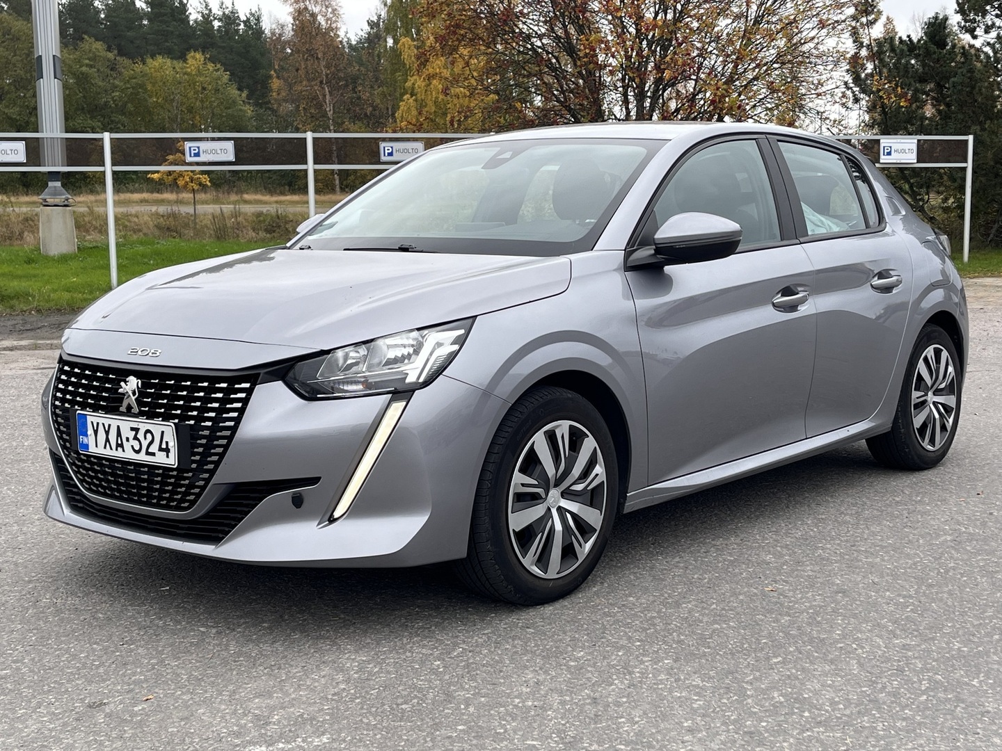 PEUGEOT 208 Active PureTech 75 - JUURI TULLUT! PYYDÄ TARJOUS JO NYT! ** Jakopää 10|25 / Suomi-auto / Moottorilämmitin / Kahdet renkaat / Mediajärjestelmä **