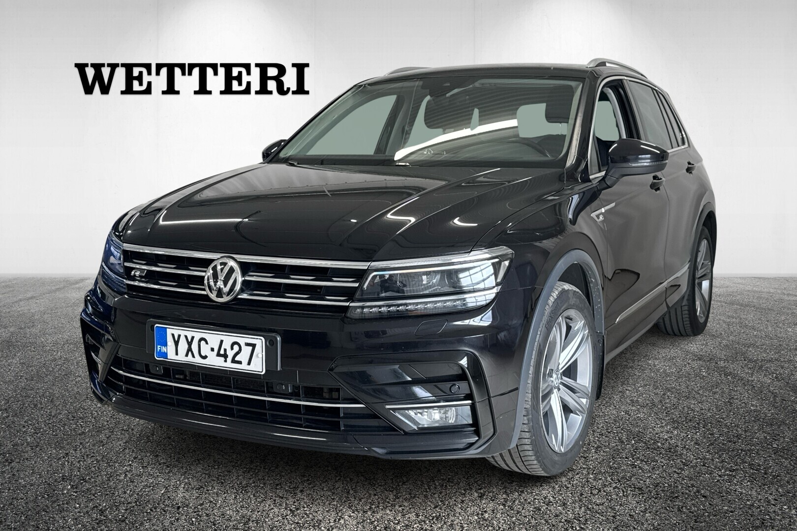 VOLKSWAGEN Tiguan R-Line 2,0 TDI SCR 110 kW 4MOTION DSG-automaatti * Vetokoukku / ACC / R-Line / Webasto / Tutkat / Digimittaristo * - Suomiauto / Adapt.vakkari / Kaistavahti / Sähkötoiminen takaluukku / LED-ajovalot