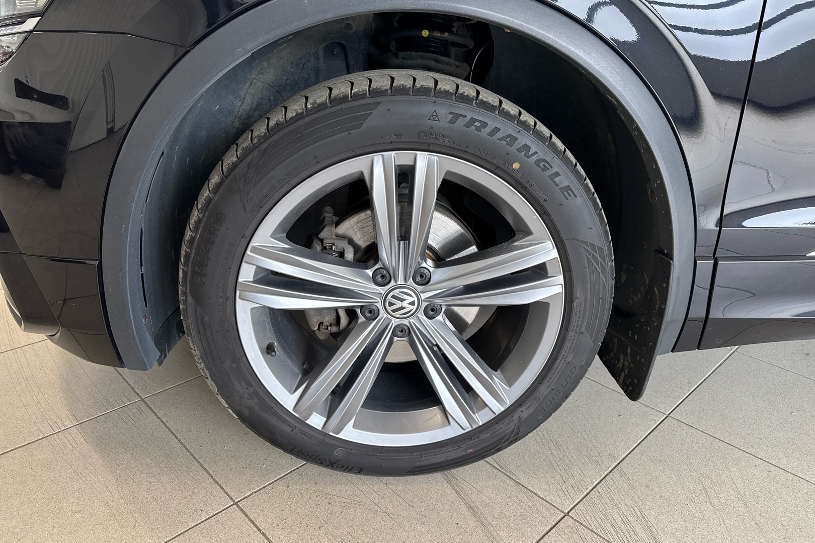 Volkswagen Tiguan 2020, photo 6/20