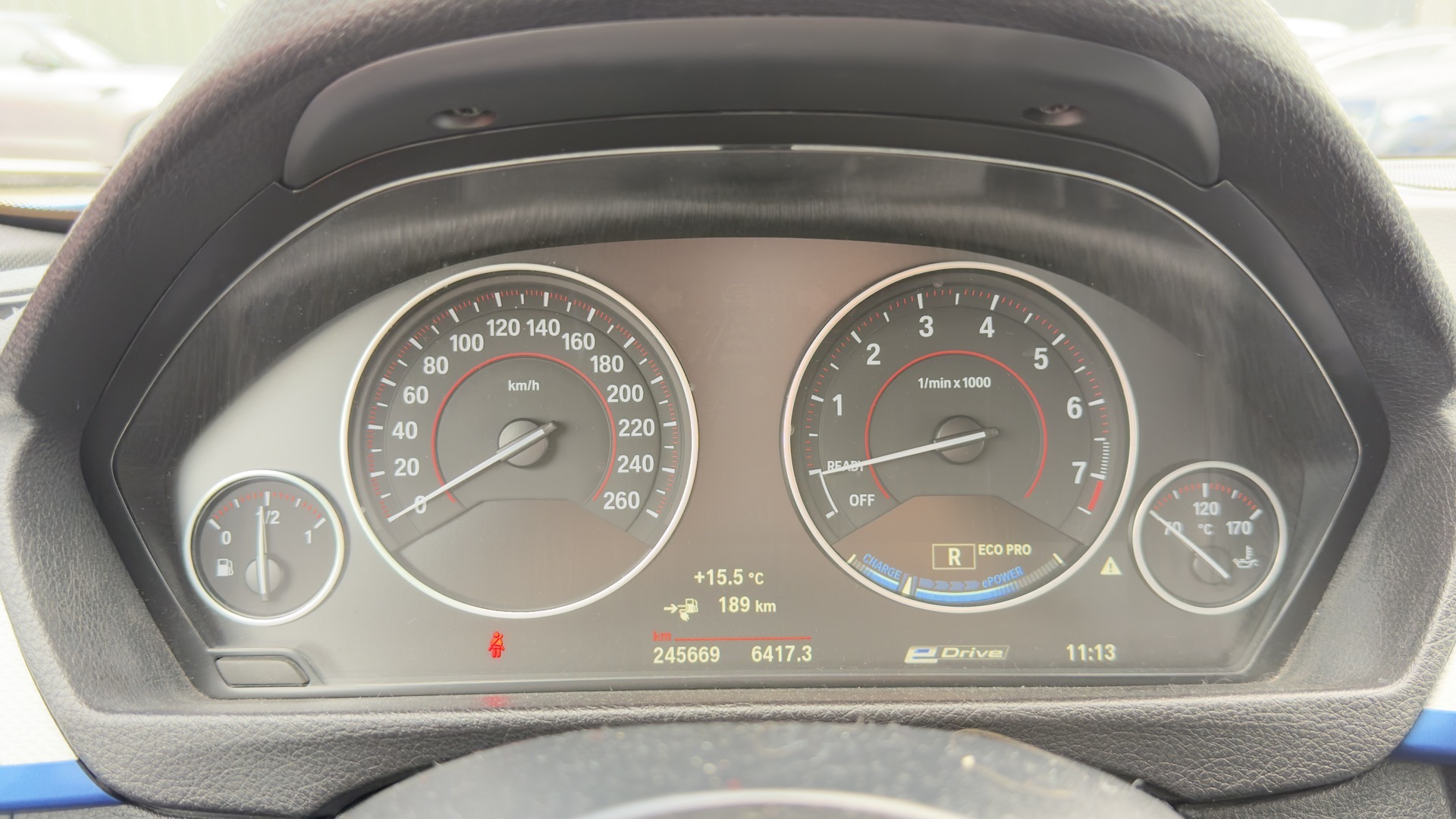 BMW 330 2016, photo 5/9