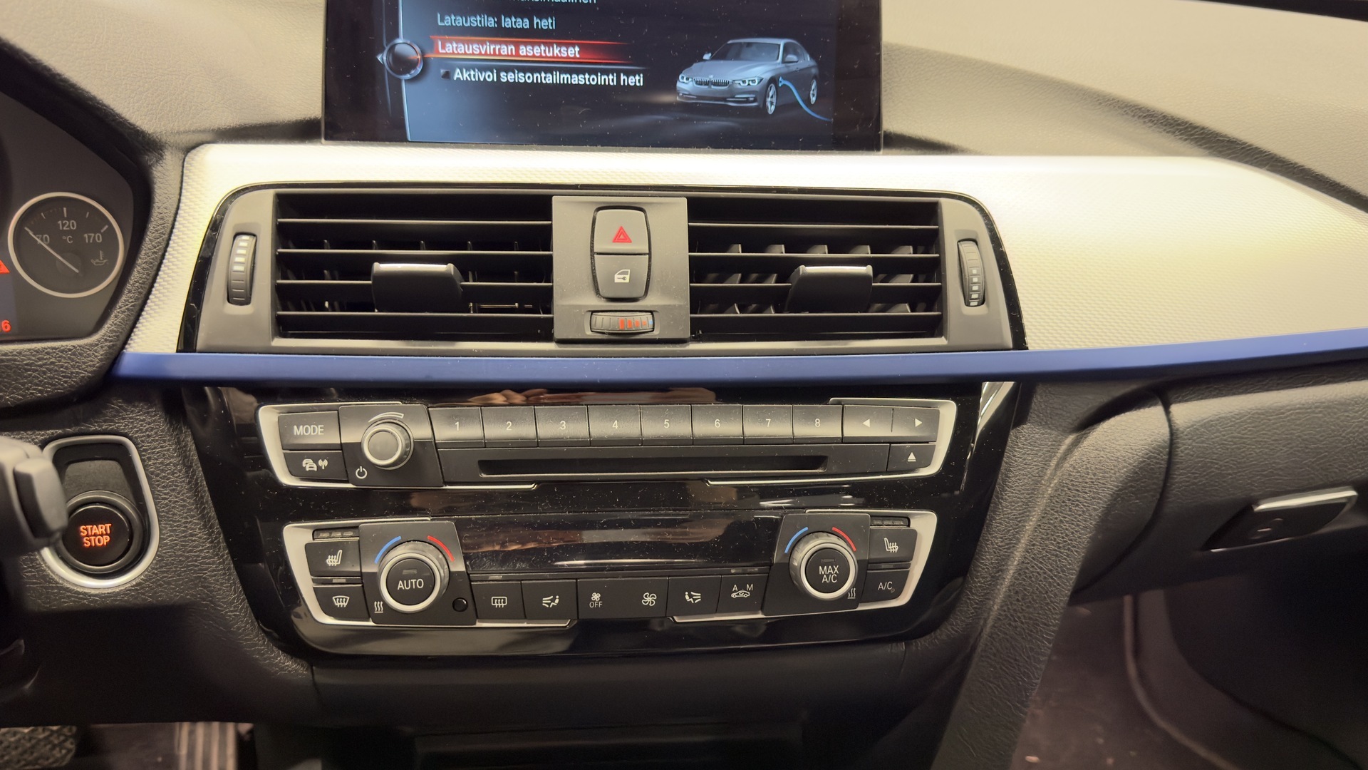 BMW 330 2016, photo 6/9