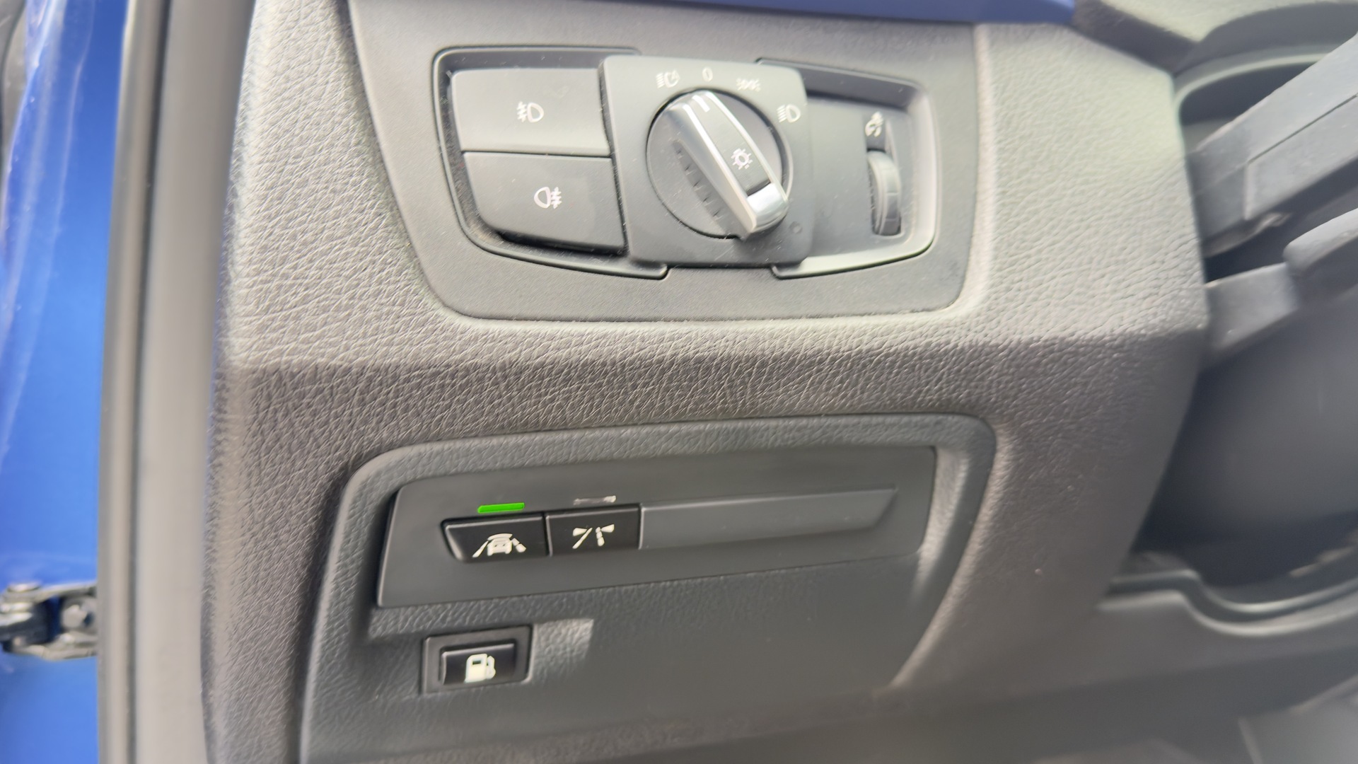 BMW 330 2016, photo 7/9