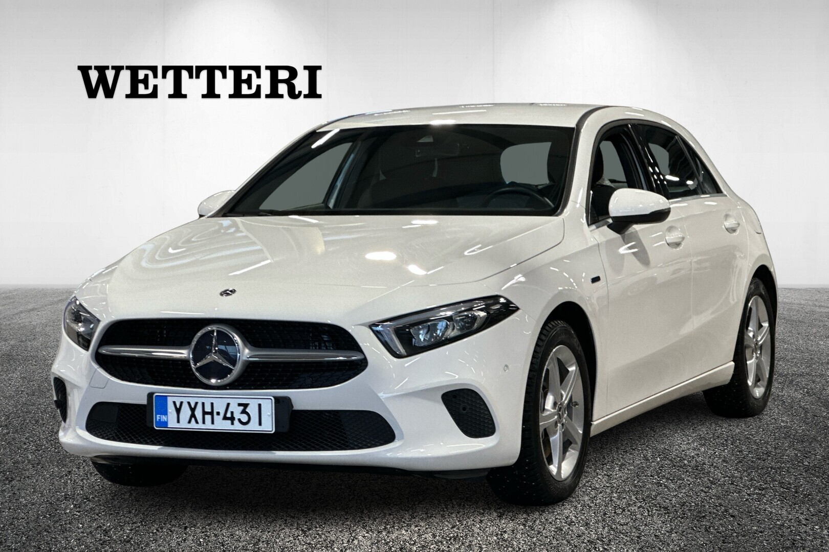 MERCEDES-BENZ A 250 e A Business Style Edition EQ Power / Kahdet Renkaat / Peruutuskamera / Navi / Puolinahka sisusta / - Suomiauto / Peruutuskamera / Navi / Puolinahkasisusta /