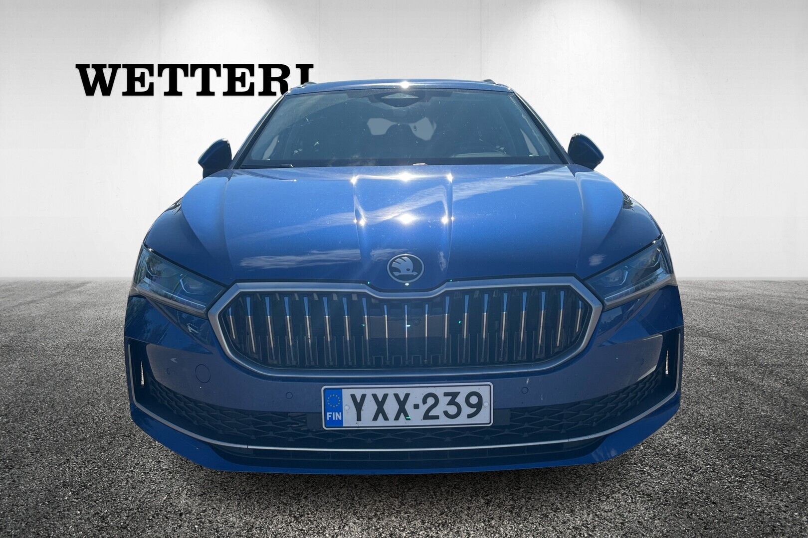 Skoda Superb 2024, photo 2/5