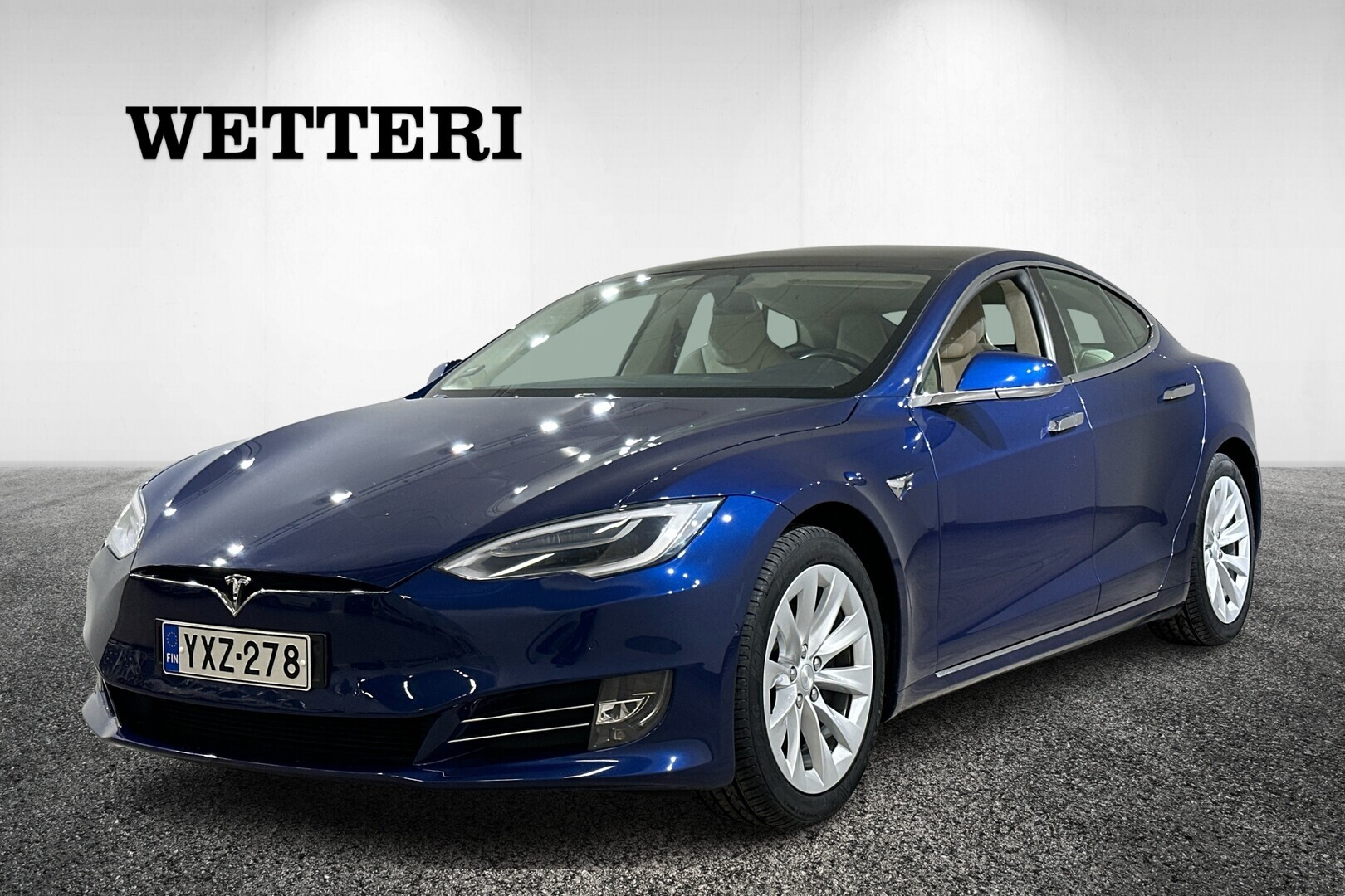 TESLA Model S 75 D - ** SoH 91% / Peruutuskamera / Lasikatto / Autopilot / Metalliväri / Nahkaverhoilu / Sähkösäätöiset istuimet **