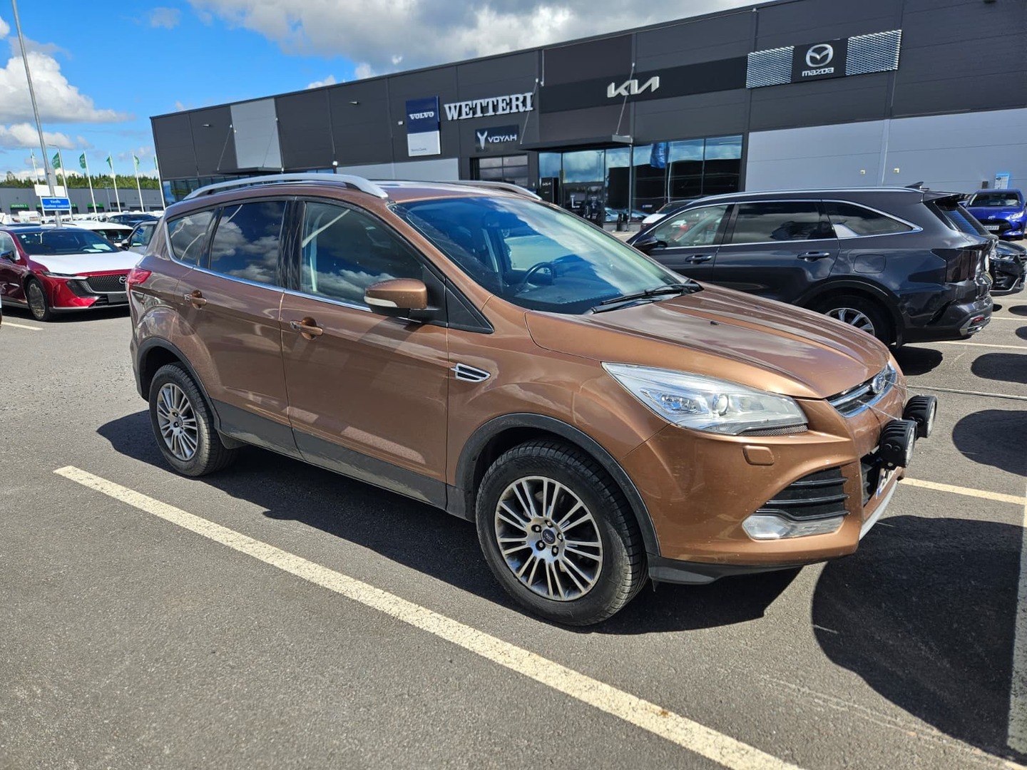 FORD Kuga 1,6 Ecoboost 180 hv Automaatti AWD Titanium 5-ovinen / Juuri tullut! / Lohko+Sp. / Tutka / Koukku / Panorama / Keyless / - / Juuri tullut! / Lohko+Sp. / Tutka / Koukku / Panorama / KeylessGo / 