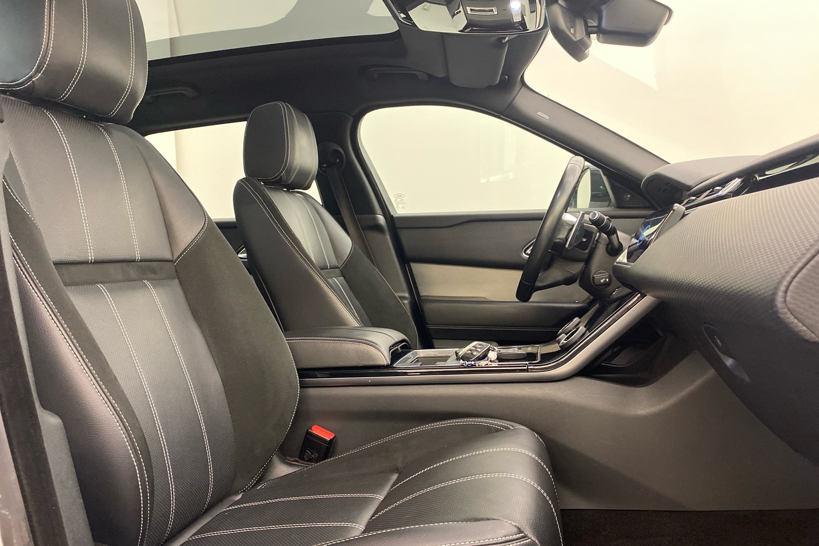 Land Rover Range Rover Velar 2018, kuva 7/23