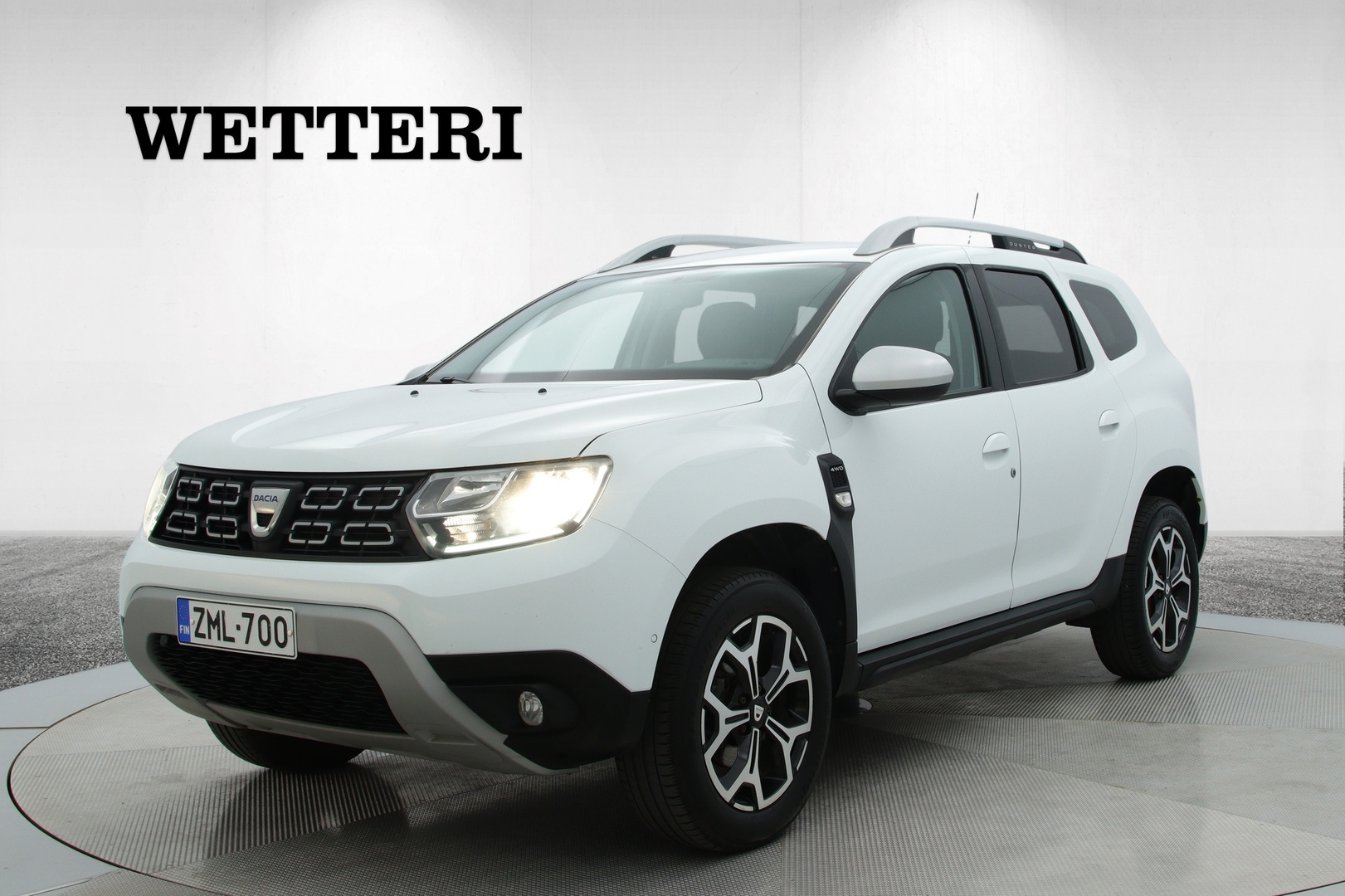 DACIA Duster SCe 115 4x4 Prestige BT / Koukku / BLIS / Lohko ja sisäpuhallin / Vakkari / P.kamera / Tutkat / Kahdet renkaat  / - Vetokoukku / BLIS / Lohkolämmitin ja sisäpuhallin / Vakionopeudensäädin / Peruutuskamera / Tutkat / Kahdet renkaat 