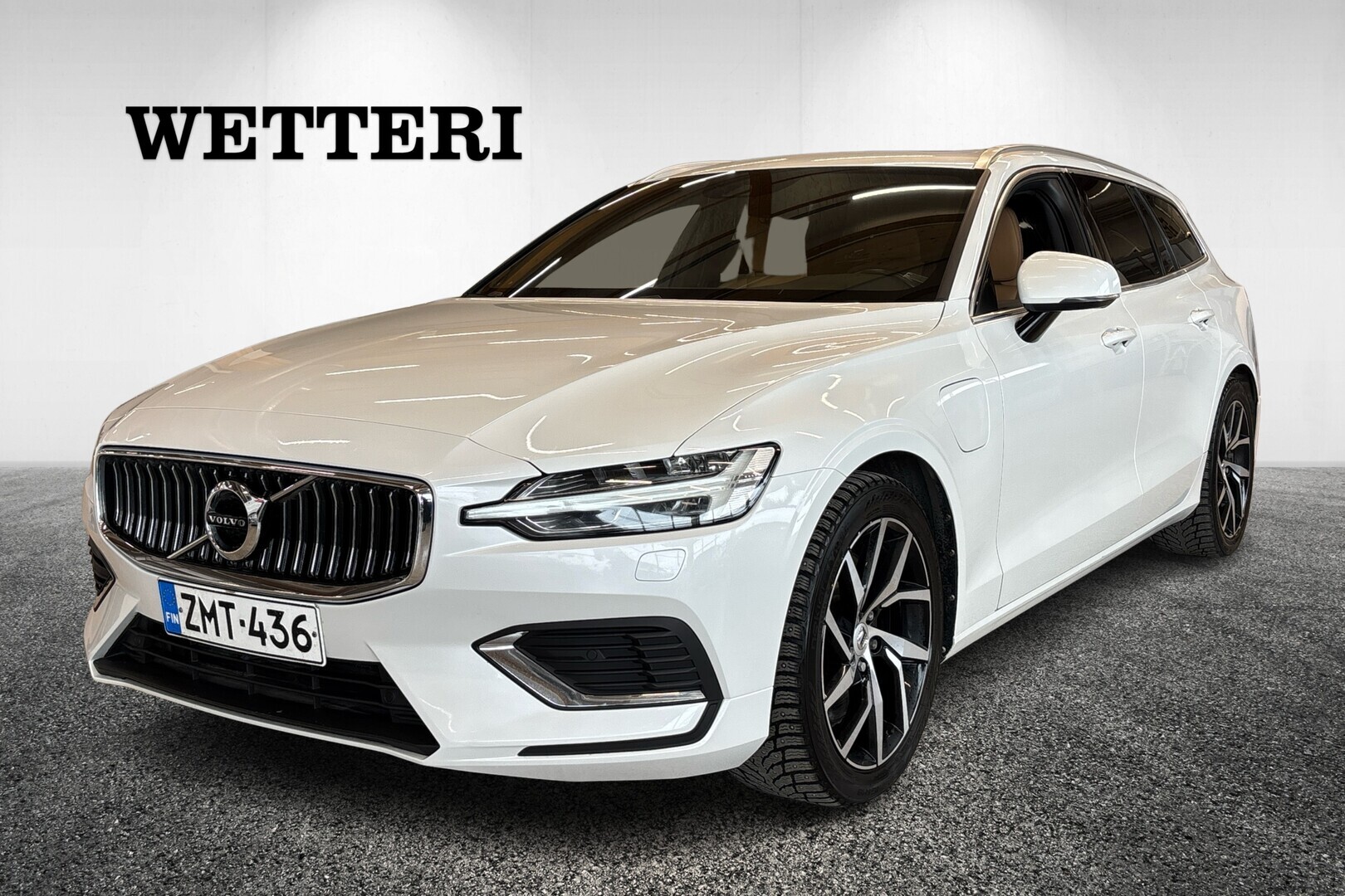 VOLVO V60 T8 AWD Inscription aut // 2 x alut / Peruutuskamera / Harman Kardon / Mukautuva vakionopeudensäädin / Keyless / Navi // - // 2 x alut / Peruutuskamera / Harman Kardon / Mukautuva vakionopeudensäädin / Keyless / Navi //