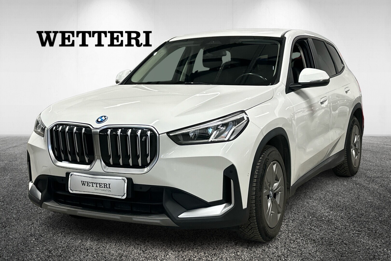 BMW iX1 U11 30 xDrive / Suomi-auto / Sporttinahat / Vakkari / Parking Assistant / Peruutuskamera / Parkkitutkat / LED-ajovalot / Widescreen / Sähkötoiminen takaluukku / Navi / - / Suomi-auto / Sporttinahat / Vakkari / Parking Assistant / Peruutuskamera / Parkkitutkat / LED-ajovalot / Widescreen / Sähkötoiminen takaluukku / Navi /