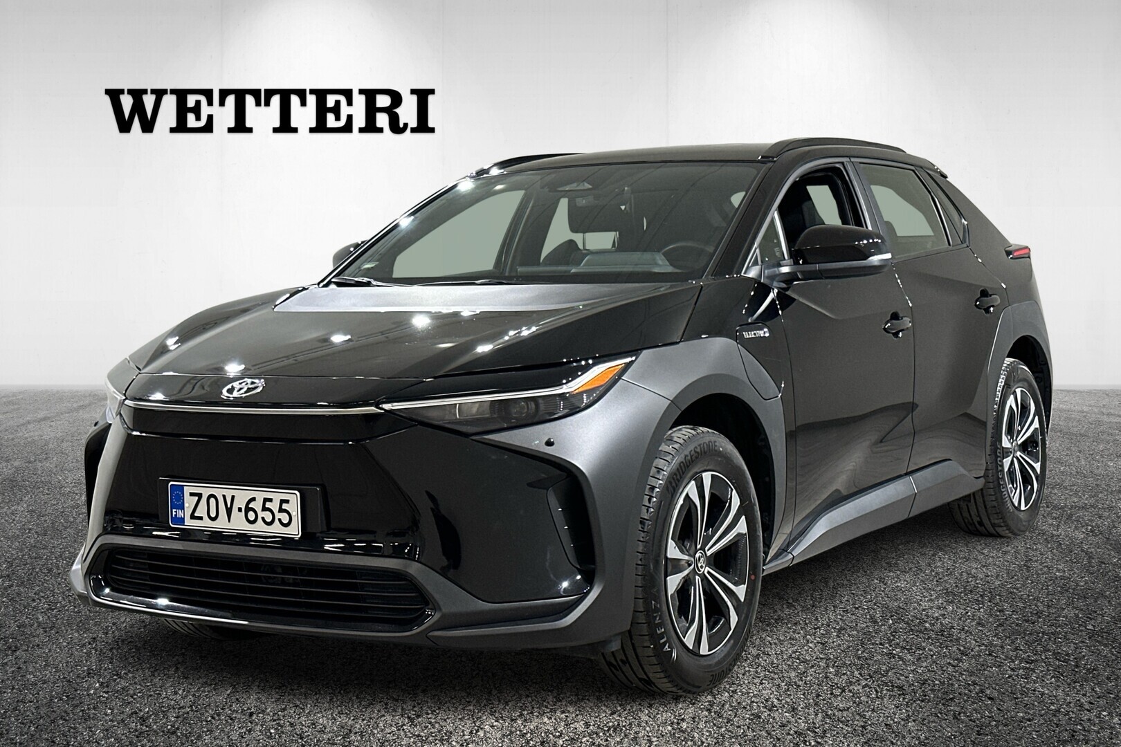 TOYOTA bZ4X Active AWD / Navi / Peruutuskamera / Koukku